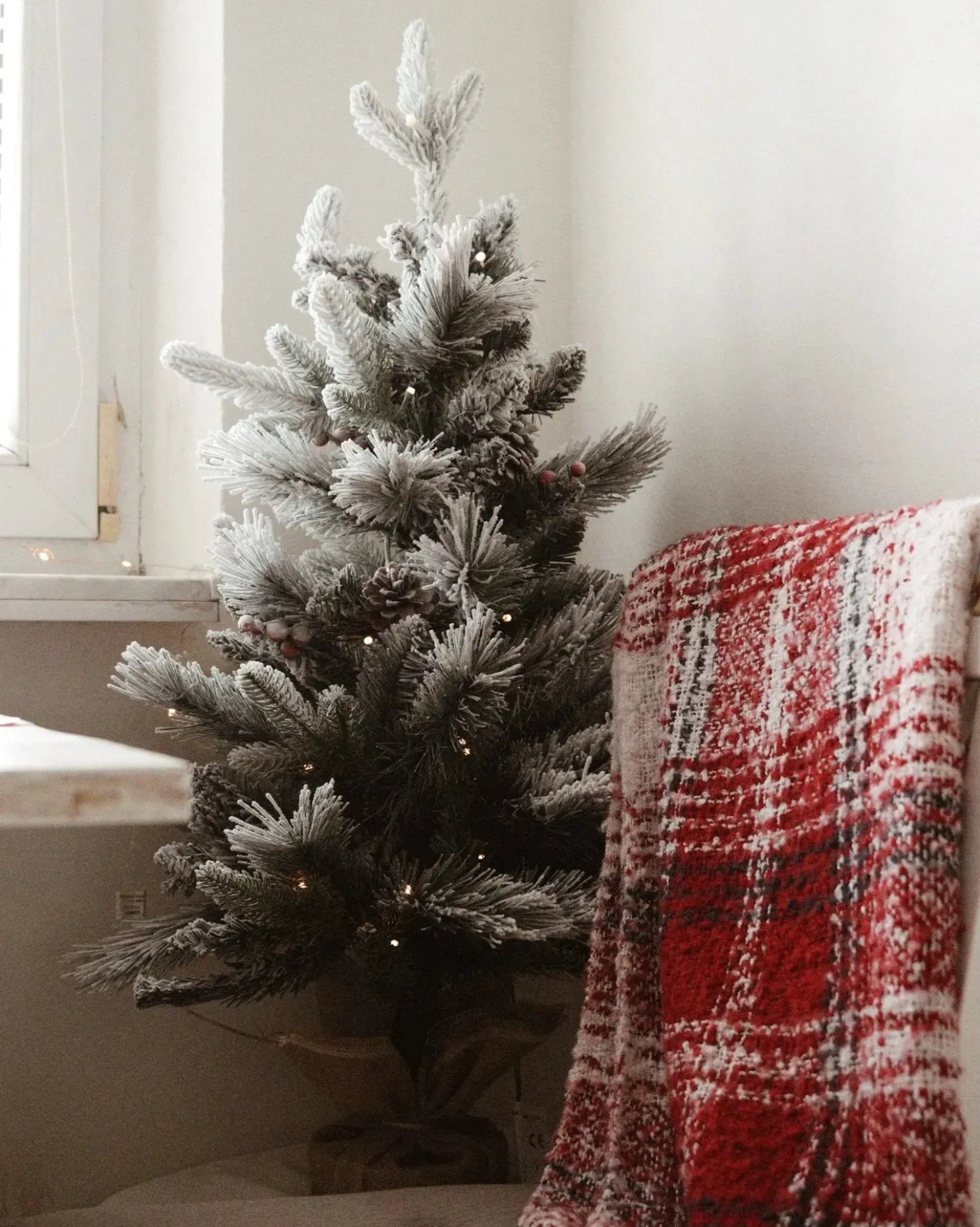 Albero natalizio innevato LED MALIGNE 90 cm Bianco