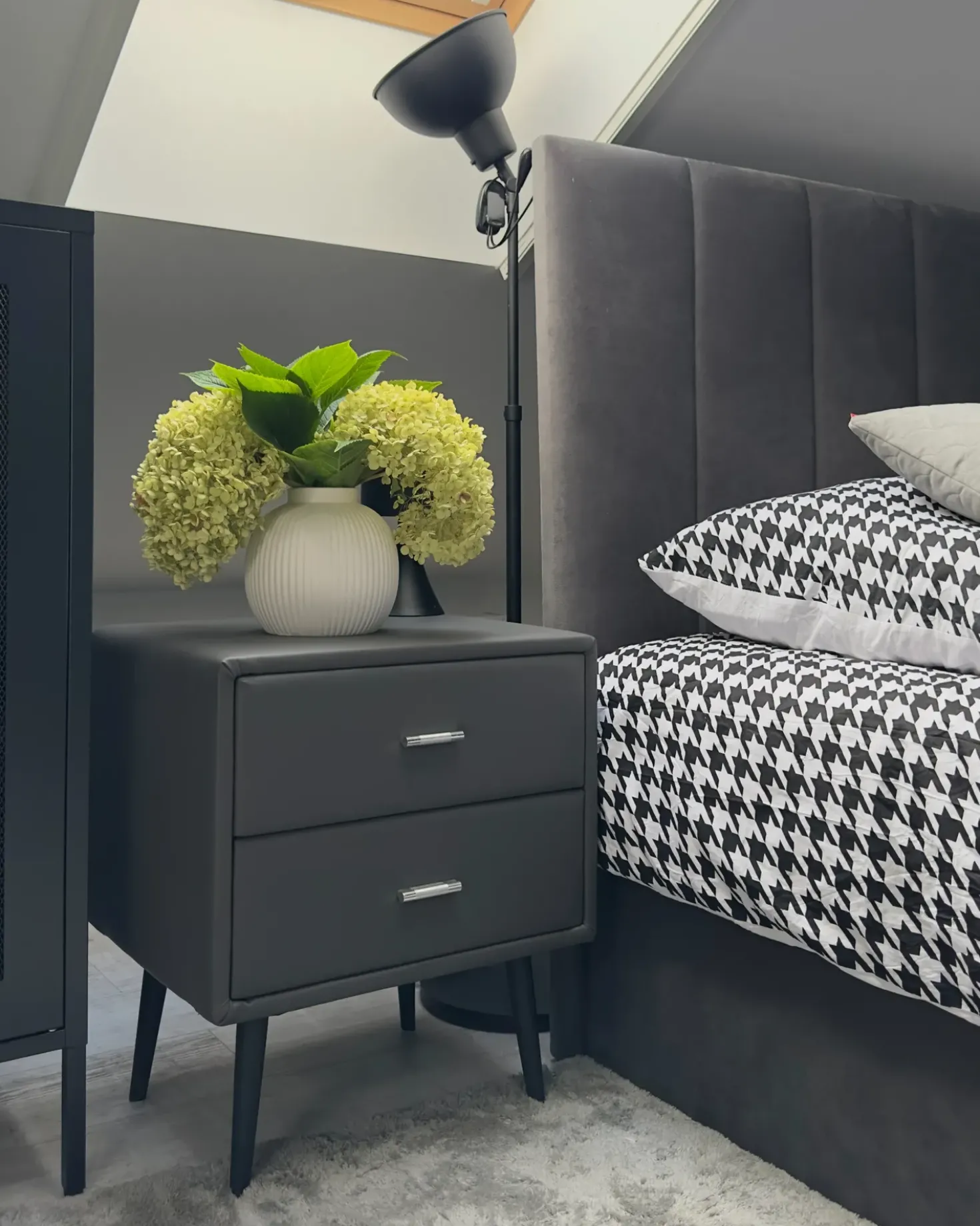 Comodino 2 cassetti ESSONNE Pelle sintetica Grigio