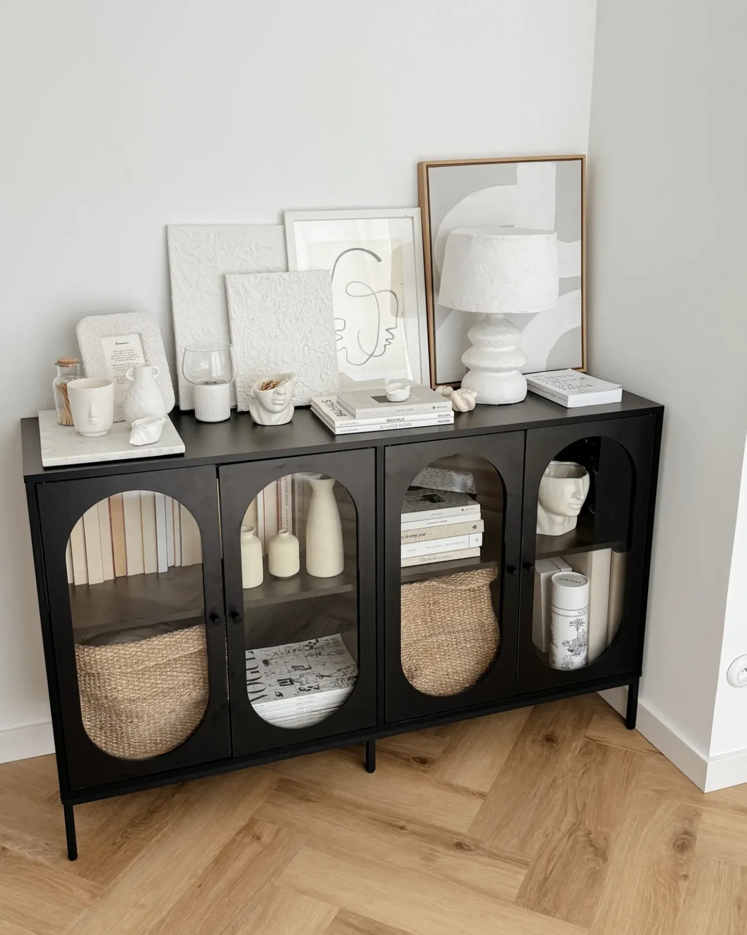 Credenza espositiva in vetro LANGFORD 137 cm Nero