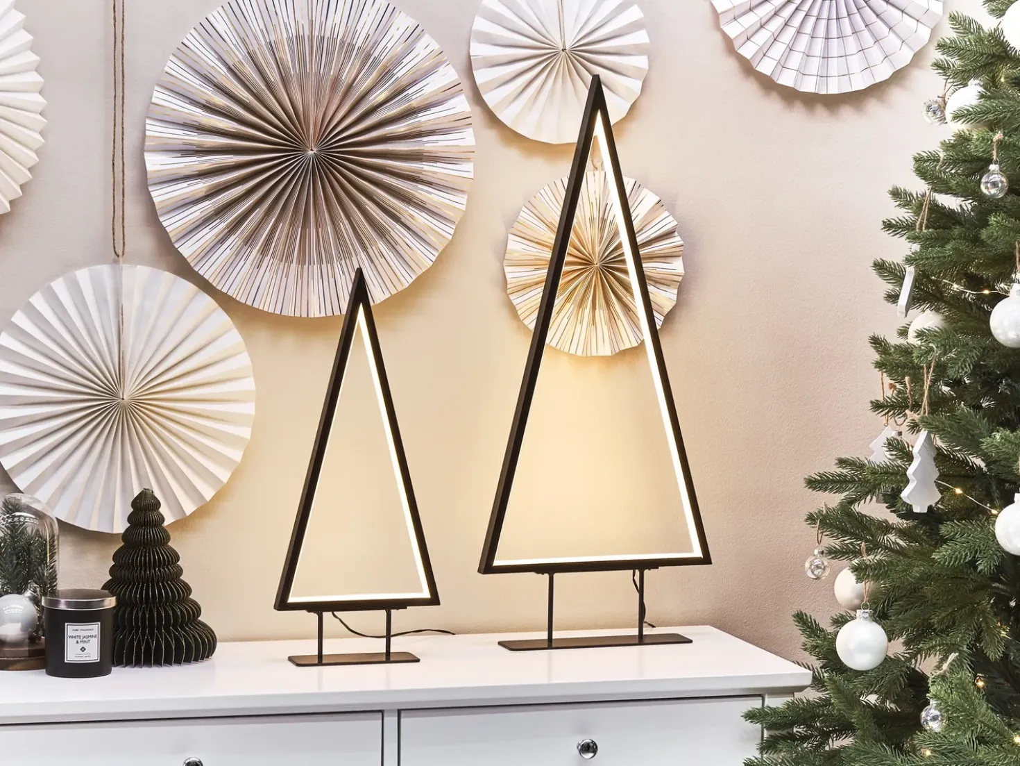 Decorazione natalizia LED LOPPI Albero di Natale 47/69 cm Nero
