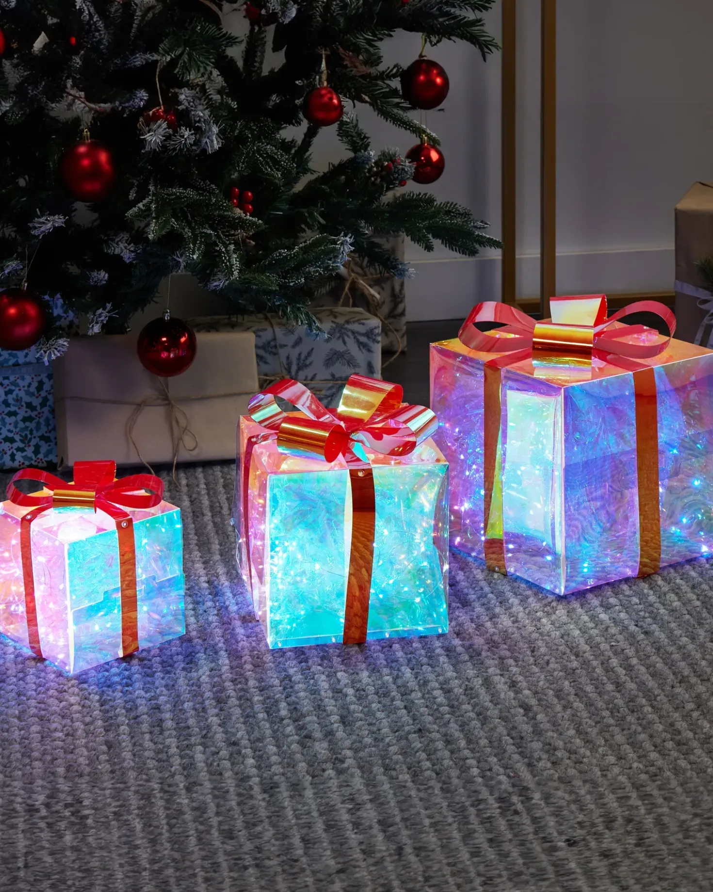 Decorazione natalizia LED CAPELLA Regali di Natale 15/20/25 cm Multicolore