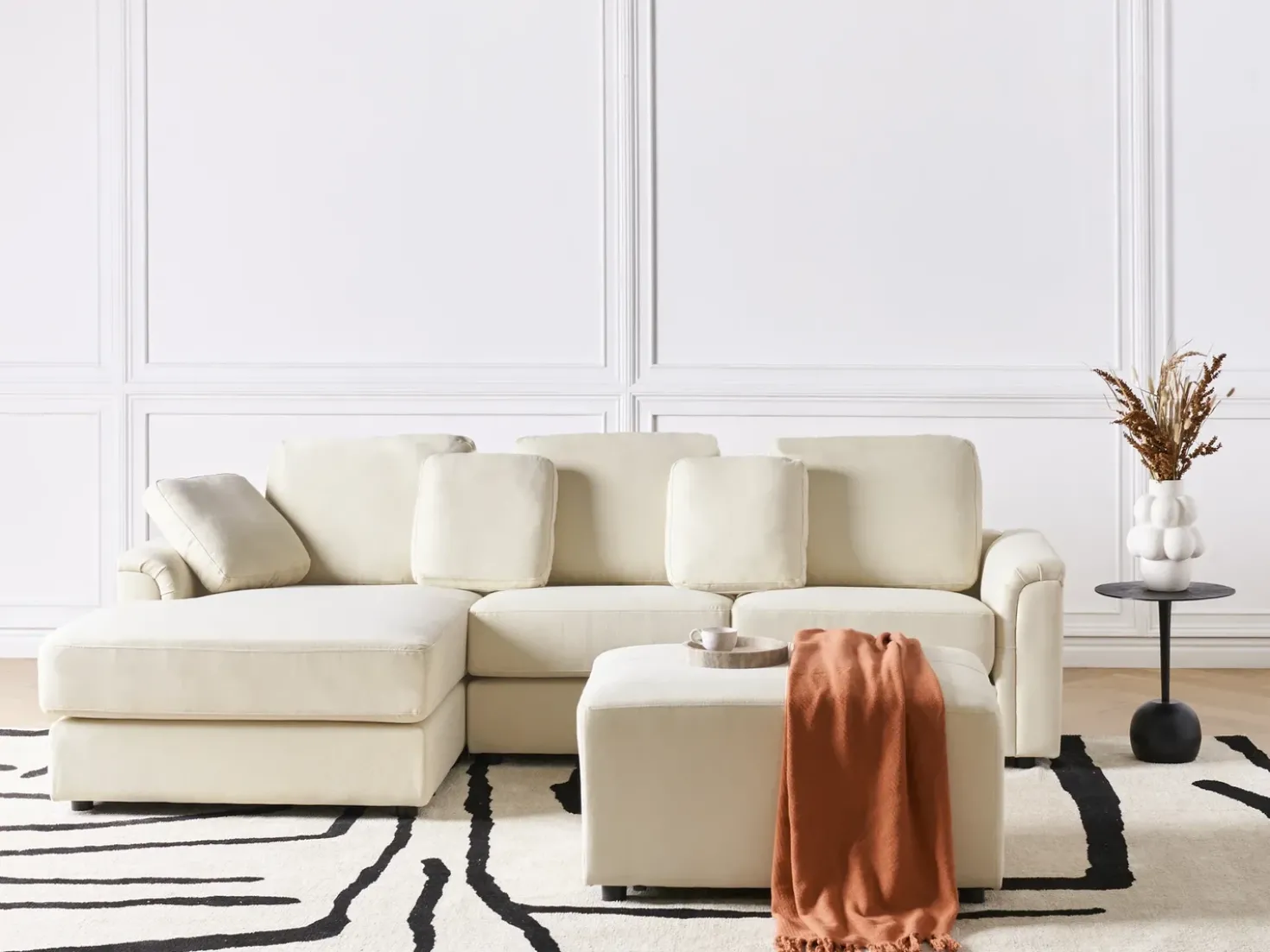 Divano angolare 4 posti KOHLO Tessuto Beige chiaro con ottomana Lato destro