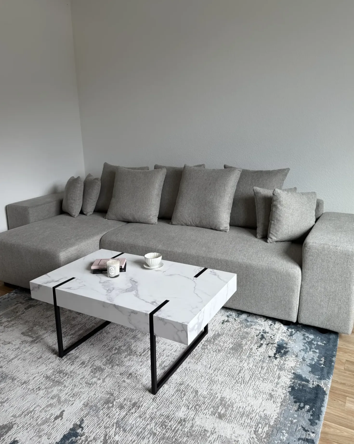 Divano letto angolare 3 posti LUSPA Tessuto Grigio chiaro con contenitore Lato destro