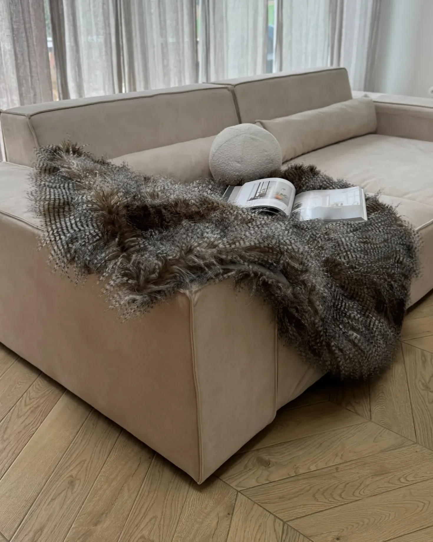 Divano modulare 2 posti HELLNAR Velluto Beige chiaro