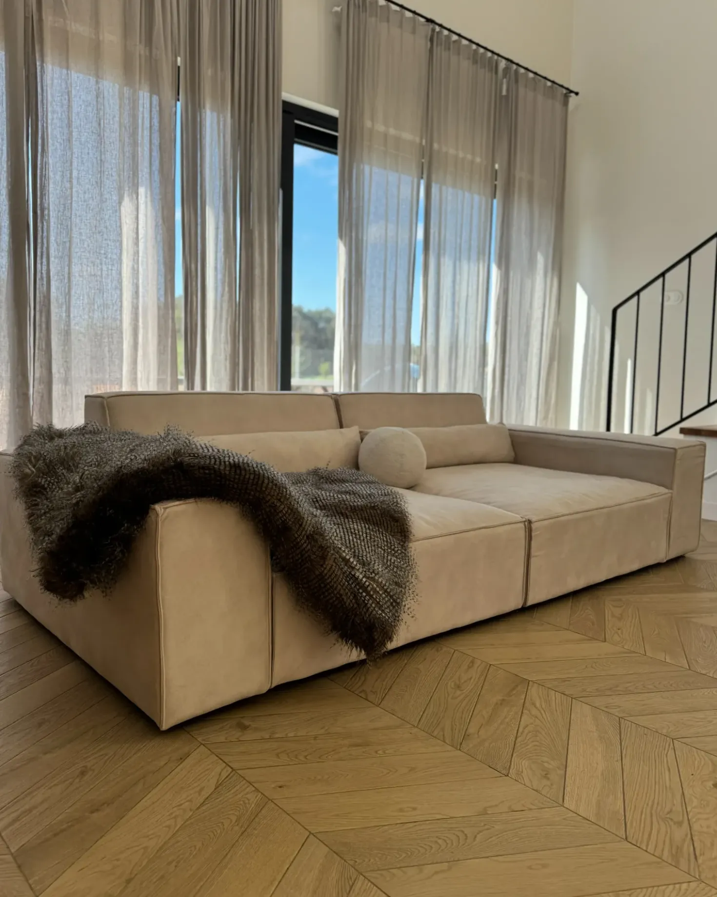 Divano modulare 2 posti HELLNAR Velluto Beige chiaro