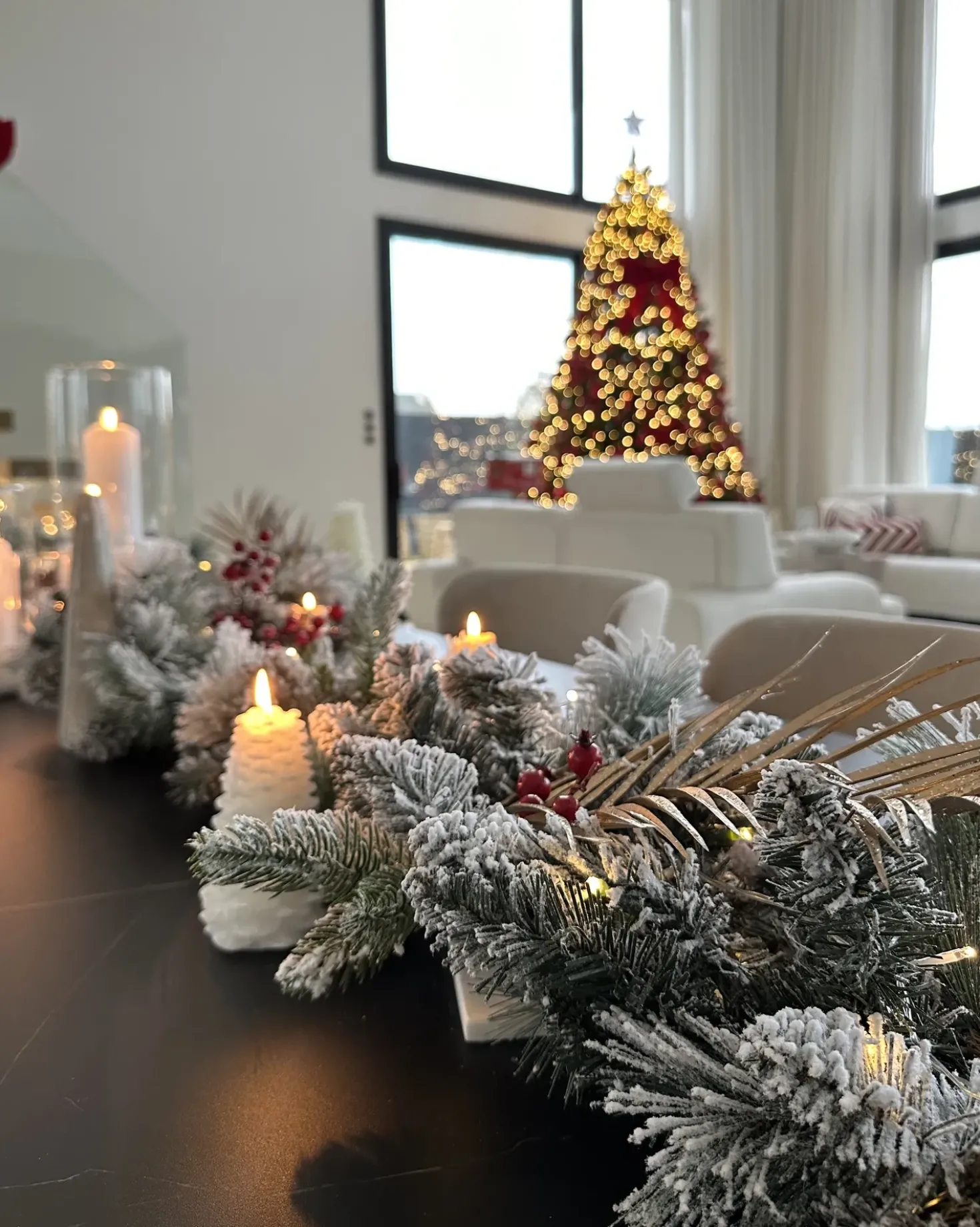 Festone natalizio innevato LED WHITEHORN 270 cm Bianco