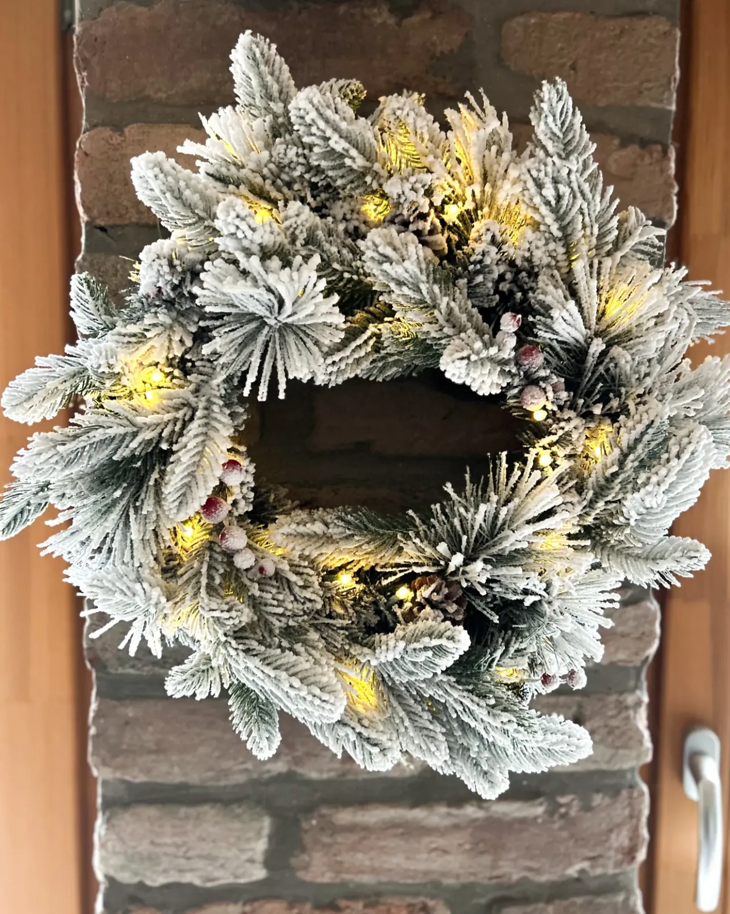 Ghirlanda natalizia innevata LED WHITEHORN Bianco 55 cm