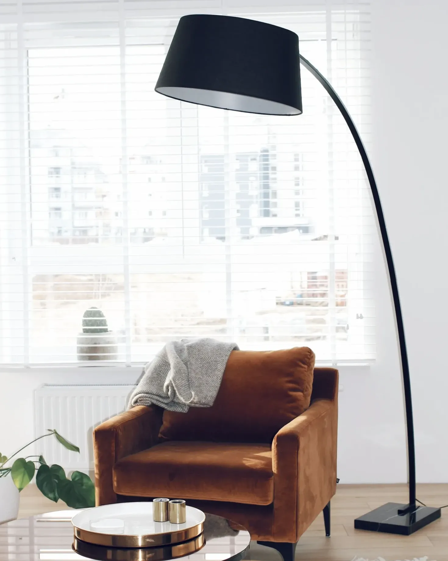 Lampada da pavimento BENUE Metallo Nero