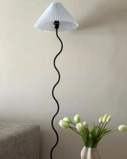 Lampada da pavimento JIKAWO Metallo Nero