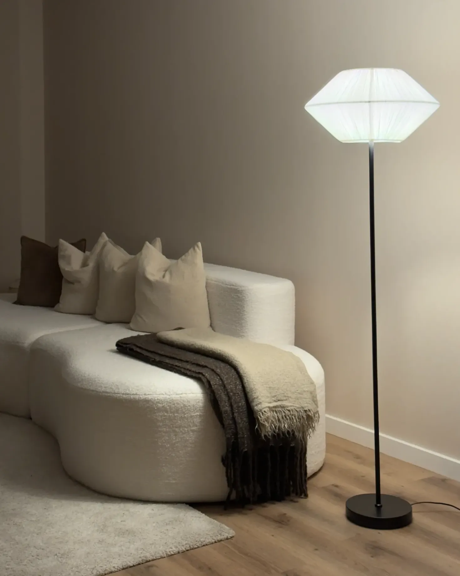 Lampada da pavimento MAKETSI Metallo Nero
