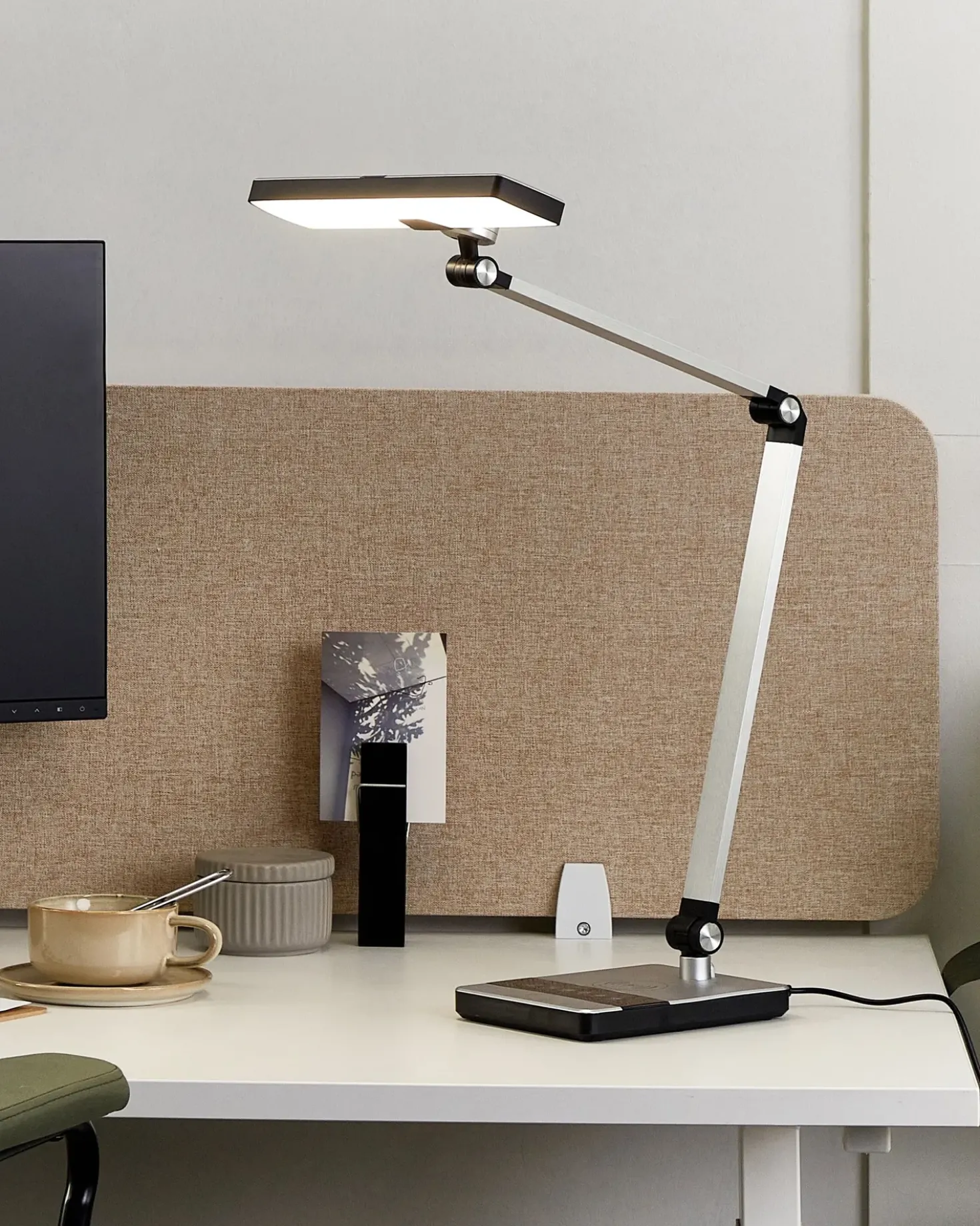 Lampada da scrivania a LED LACERTA con Caricatore wireless Metallo Argento