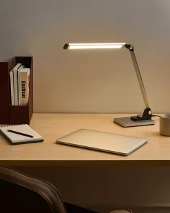 Lampada da scrivania a LED ENIF con Caricatore wireless Argento