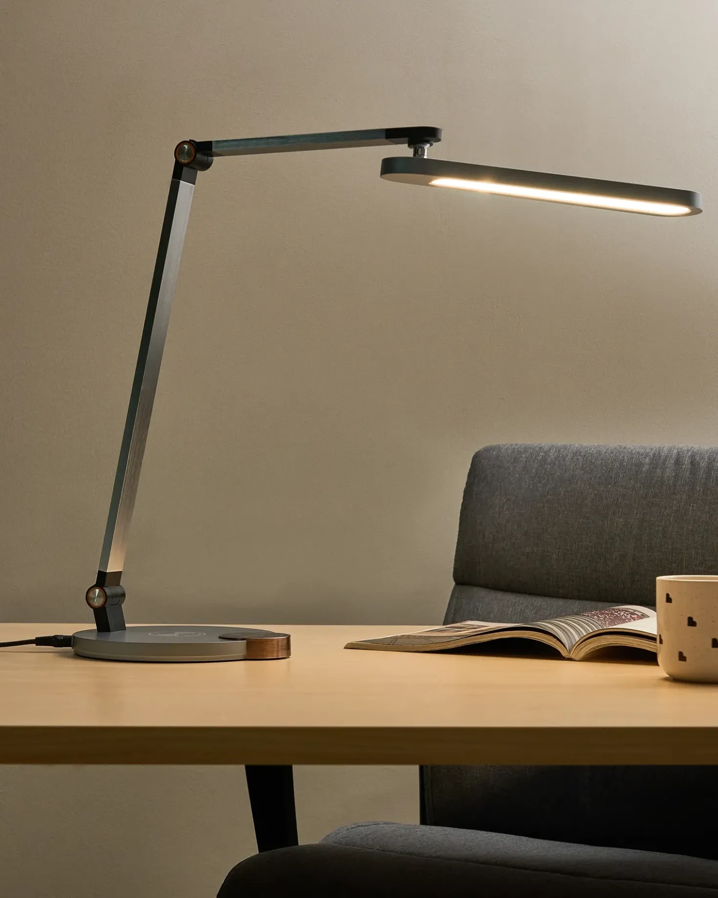 Lampada da scrivania a LED CAROY con Caricatore wireless Grigio