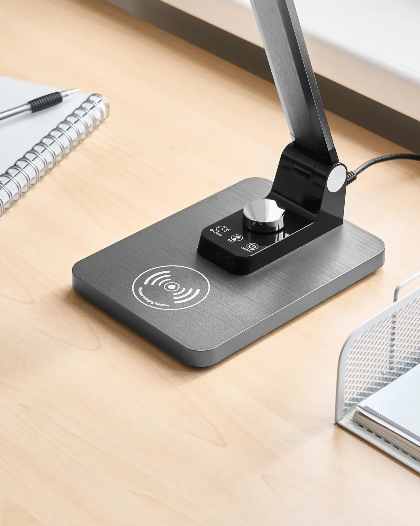 Lampada da scrivania a LED ENIF con Caricatore wireless Nero