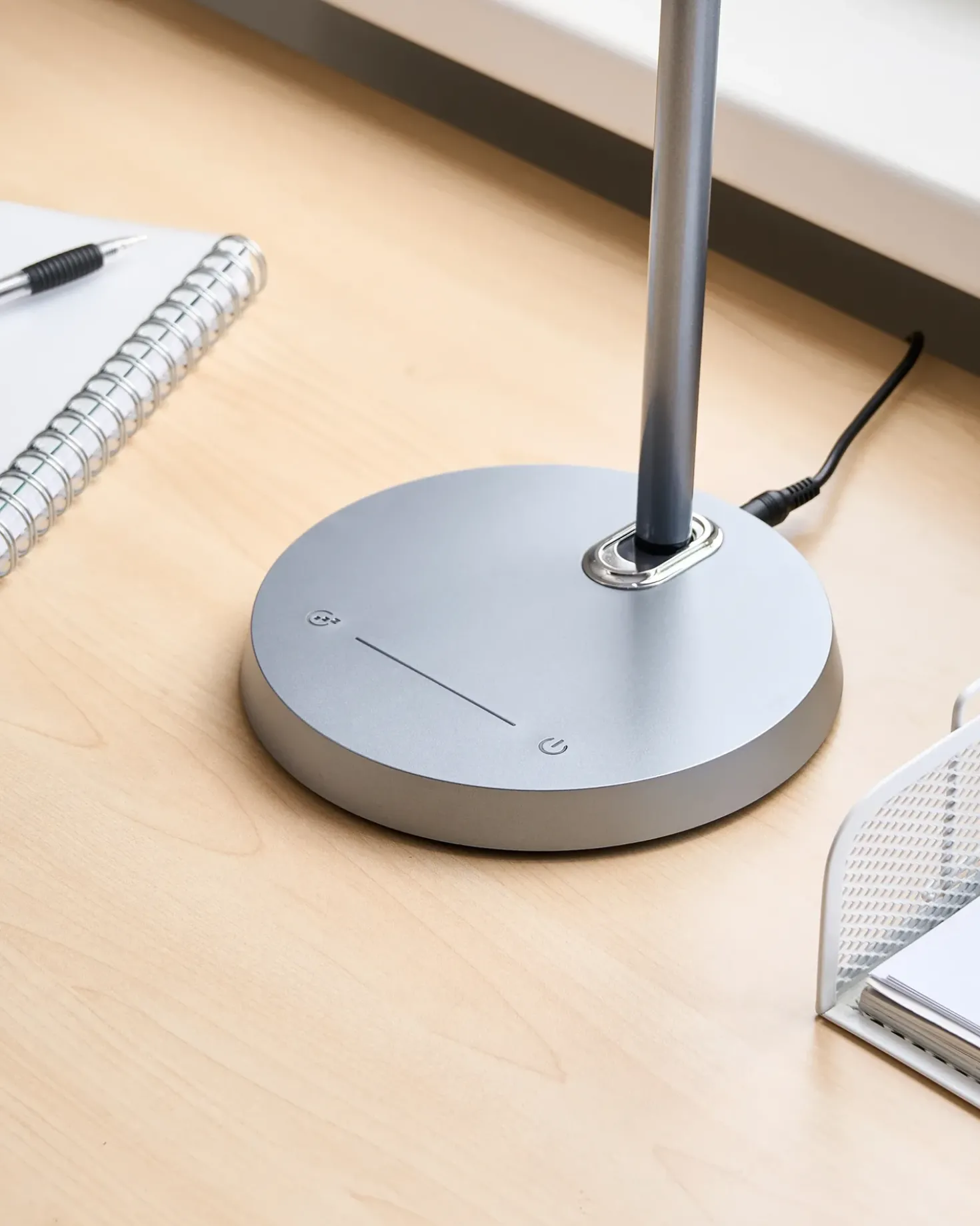 Lampada da scrivania a LED LEONIS con dimmer Grigio