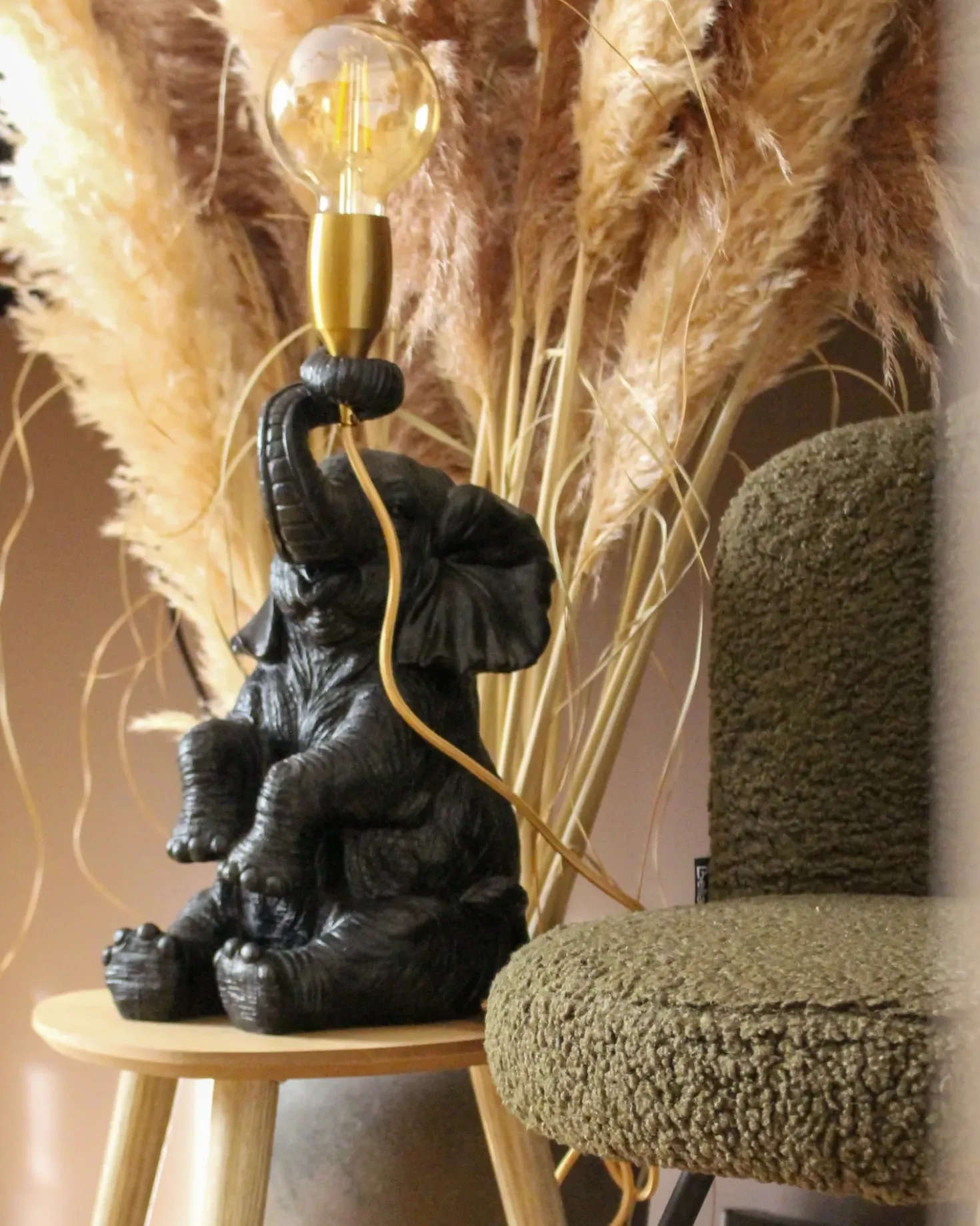 Lampada da tavolo Elefante FORTUNA Nero