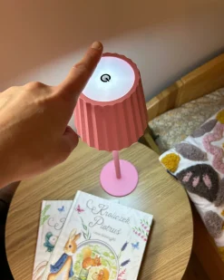Lampada da tavolo POMBEIRO Metallo Rosa pastello
