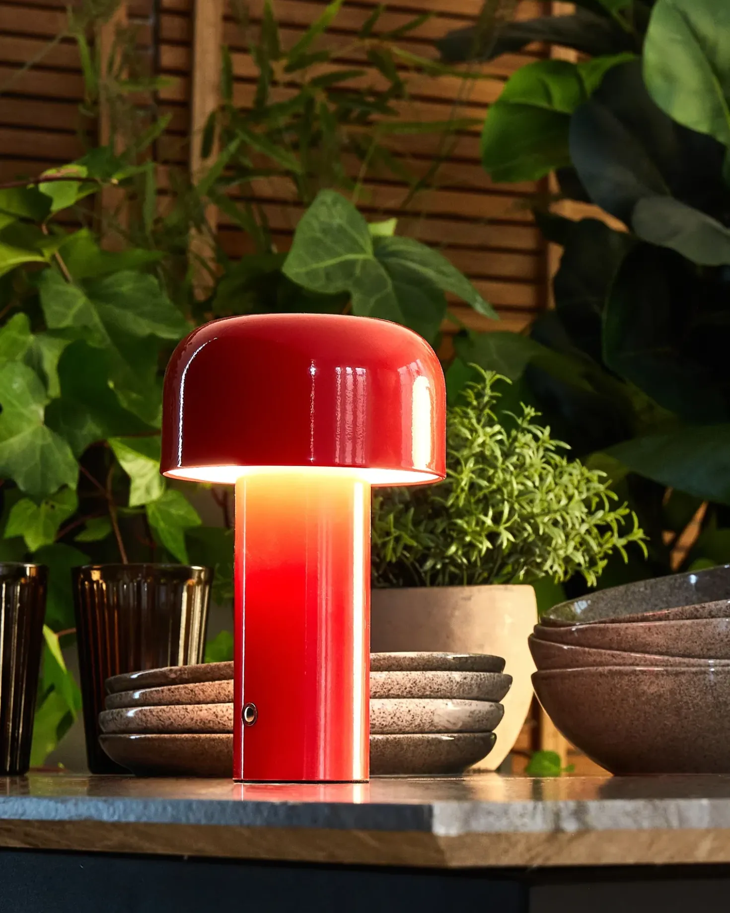 Lampada da tavolo senza fili a LED BESOS con dimmer Metallo Rosso