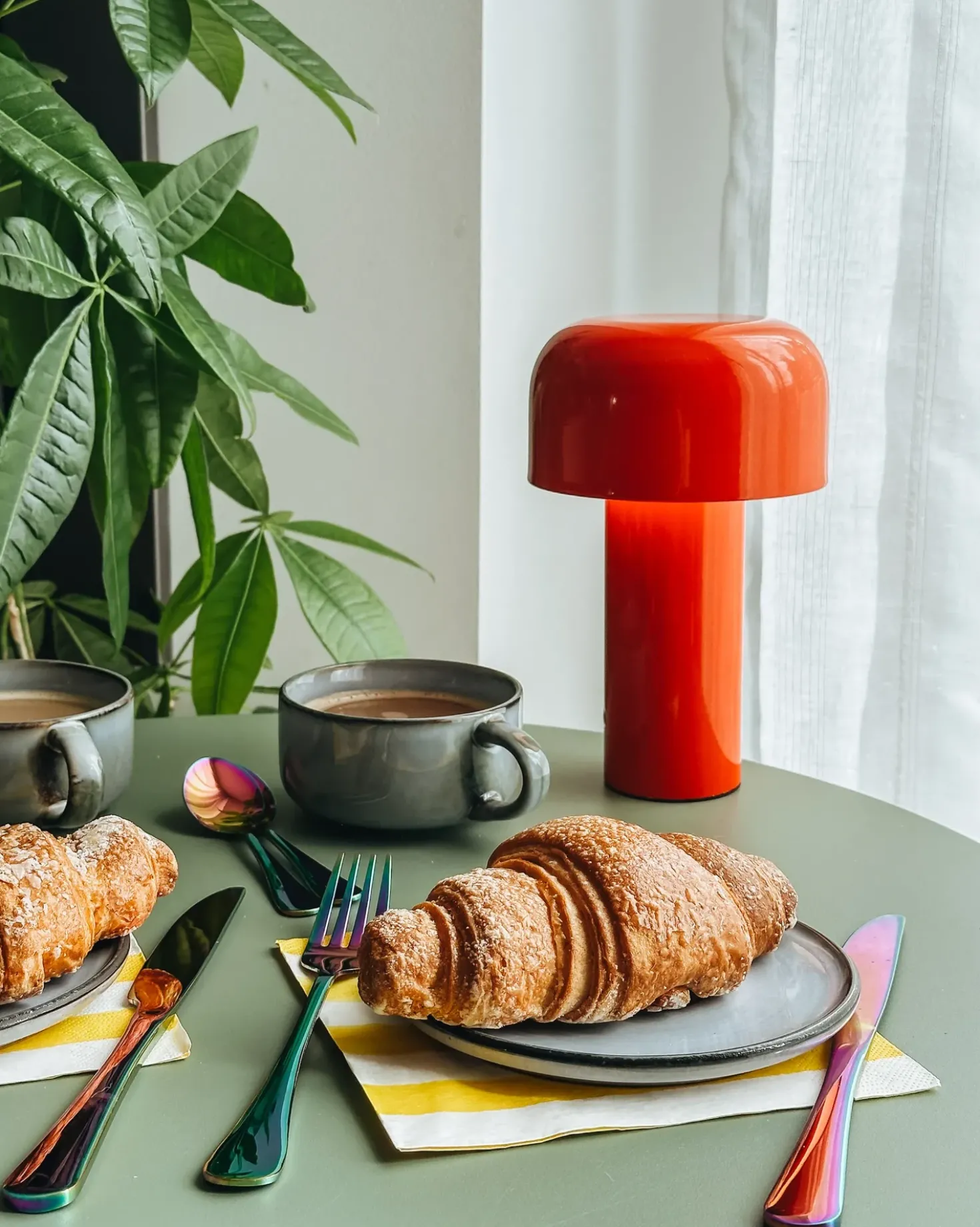 Lampada da tavolo senza fili a LED BESOS con dimmer Metallo Rosso