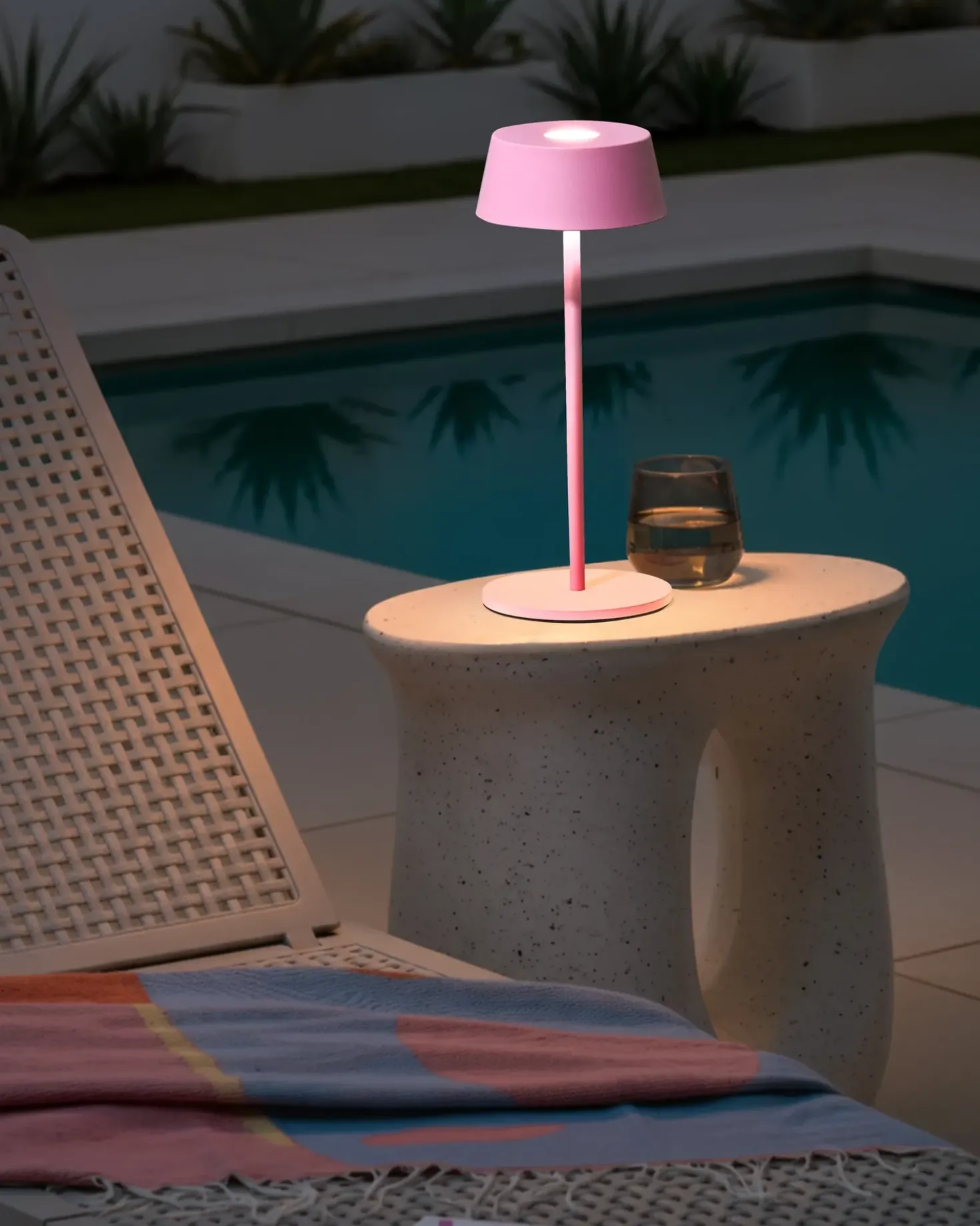 Lampada da tavolo senza fili a LED GUDER con dimmer Metallo Rosa