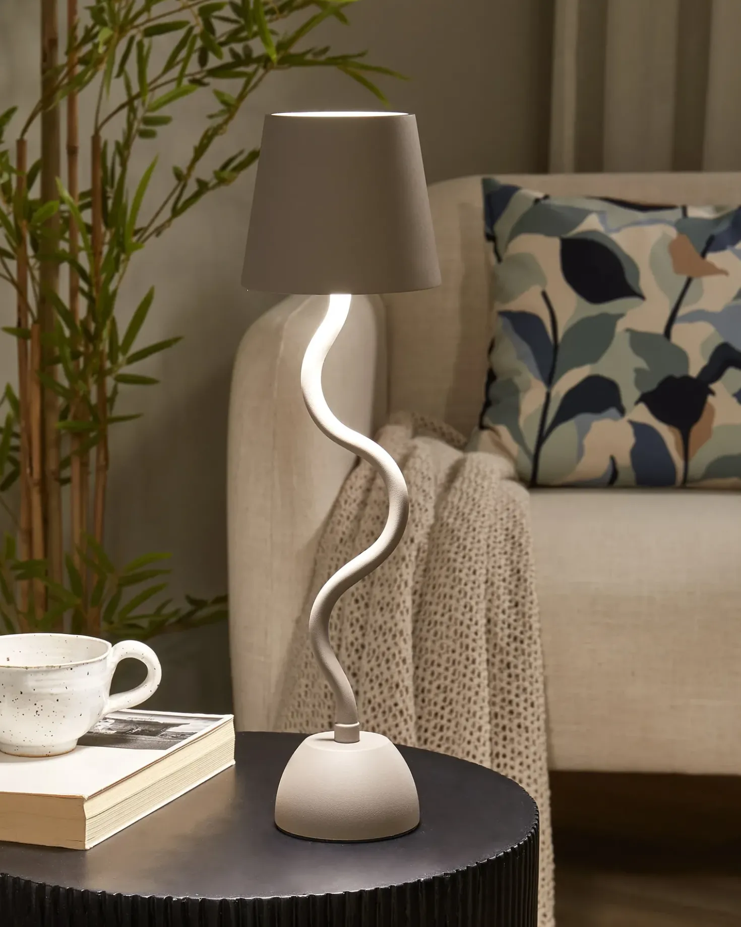 Lampada da tavolo senza fili a LED VOUGA con dimmer Metallo Beige