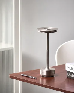Lampada da tavolo senza fili a LED MAGO con dimmer Metallo Argento