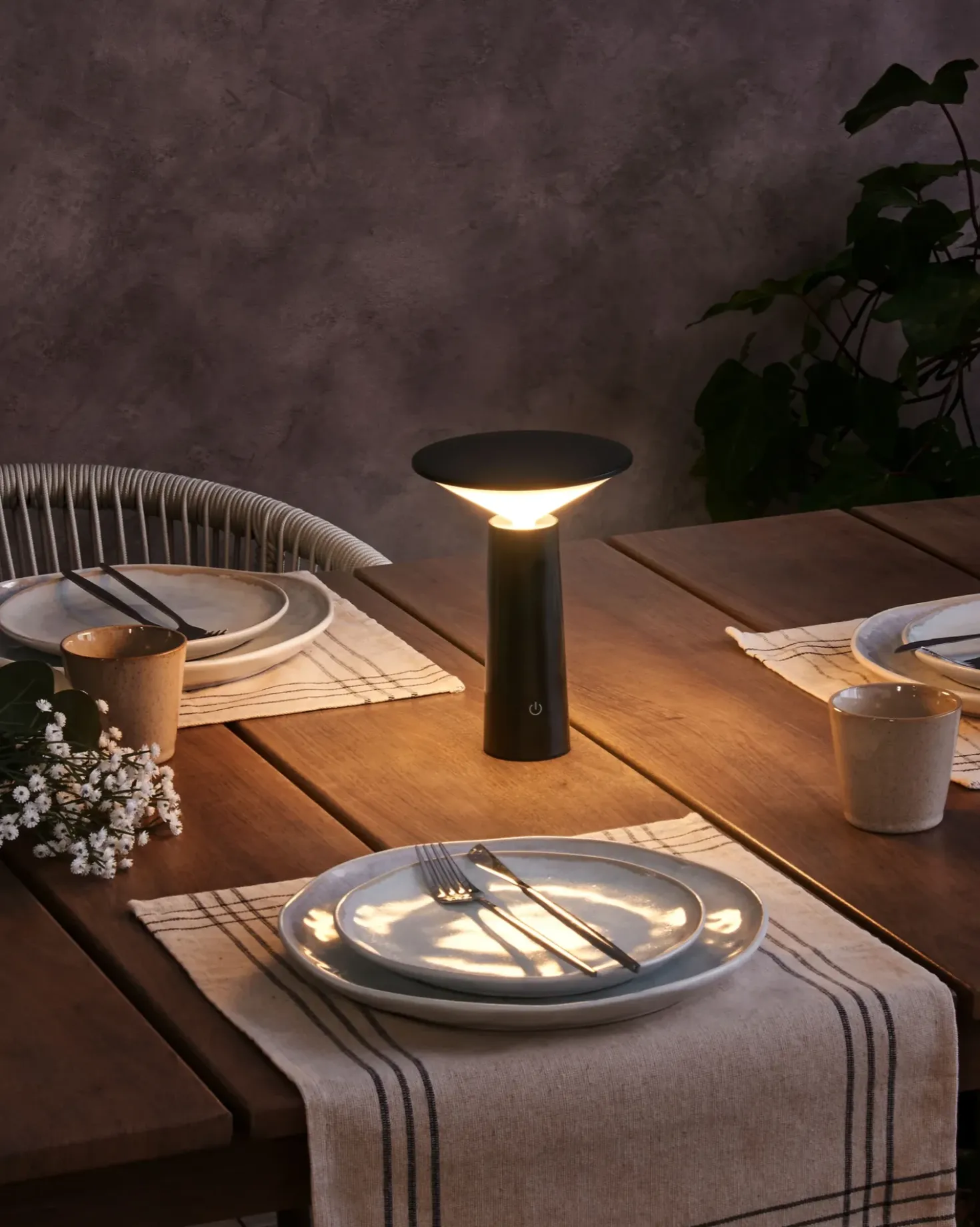 Lampada da tavolo senza fili a LED LEVIRA con dimmer Metallo Nero