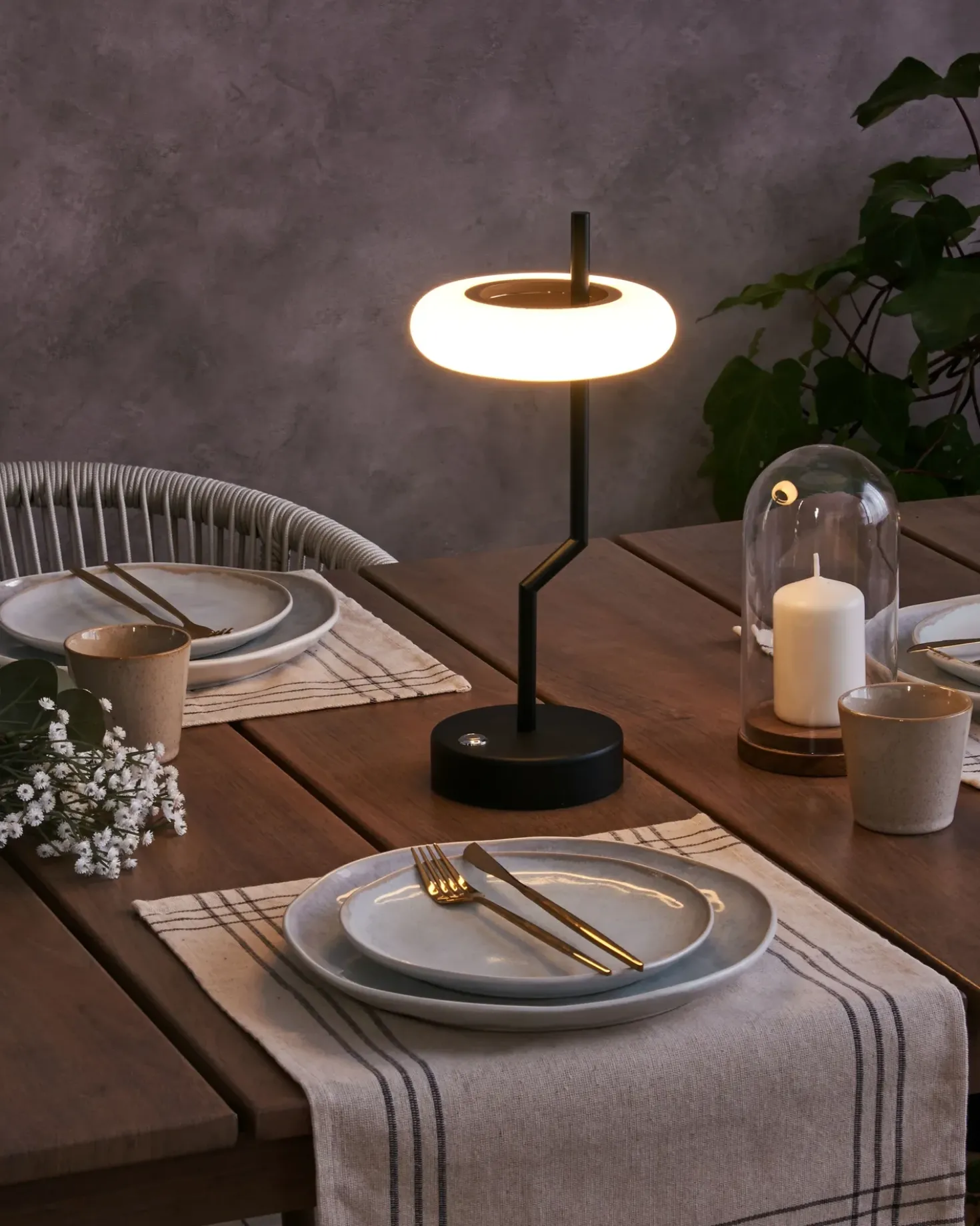 Lampada da tavolo senza fili a LED ALVIELA con dimmer Metallo Nero