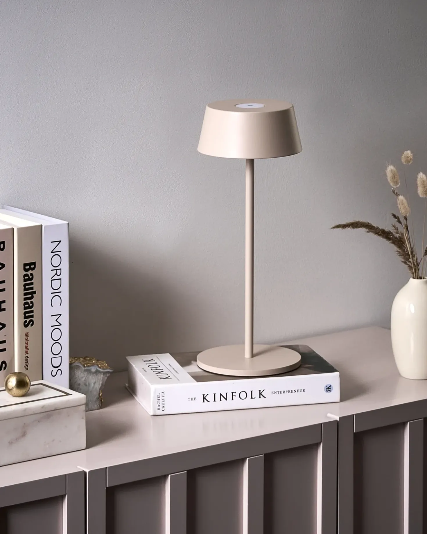 Lampada da tavolo senza fili a LED GUDER con dimmer Metallo Beige