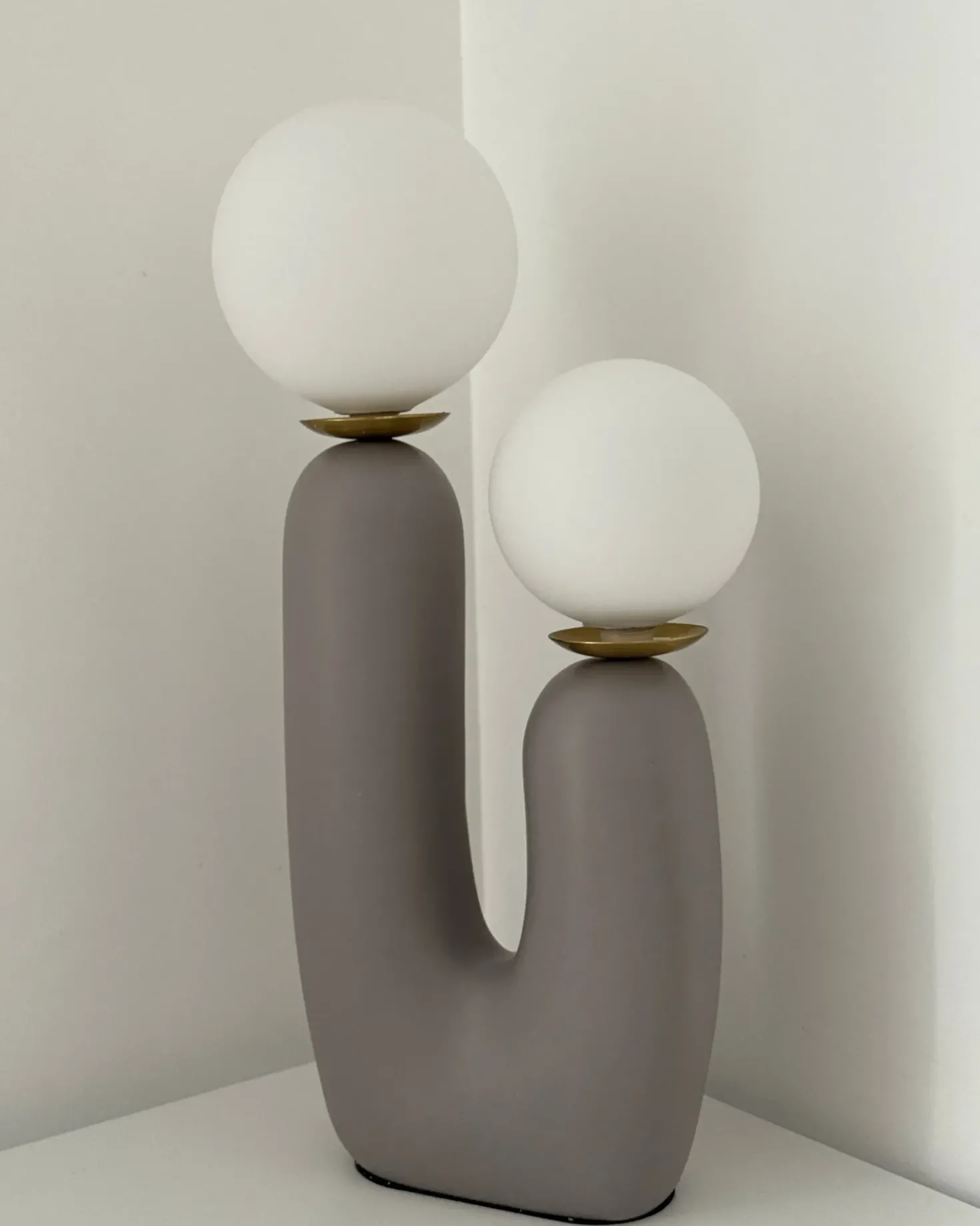 Lampada da tavolo TULUN Grigio