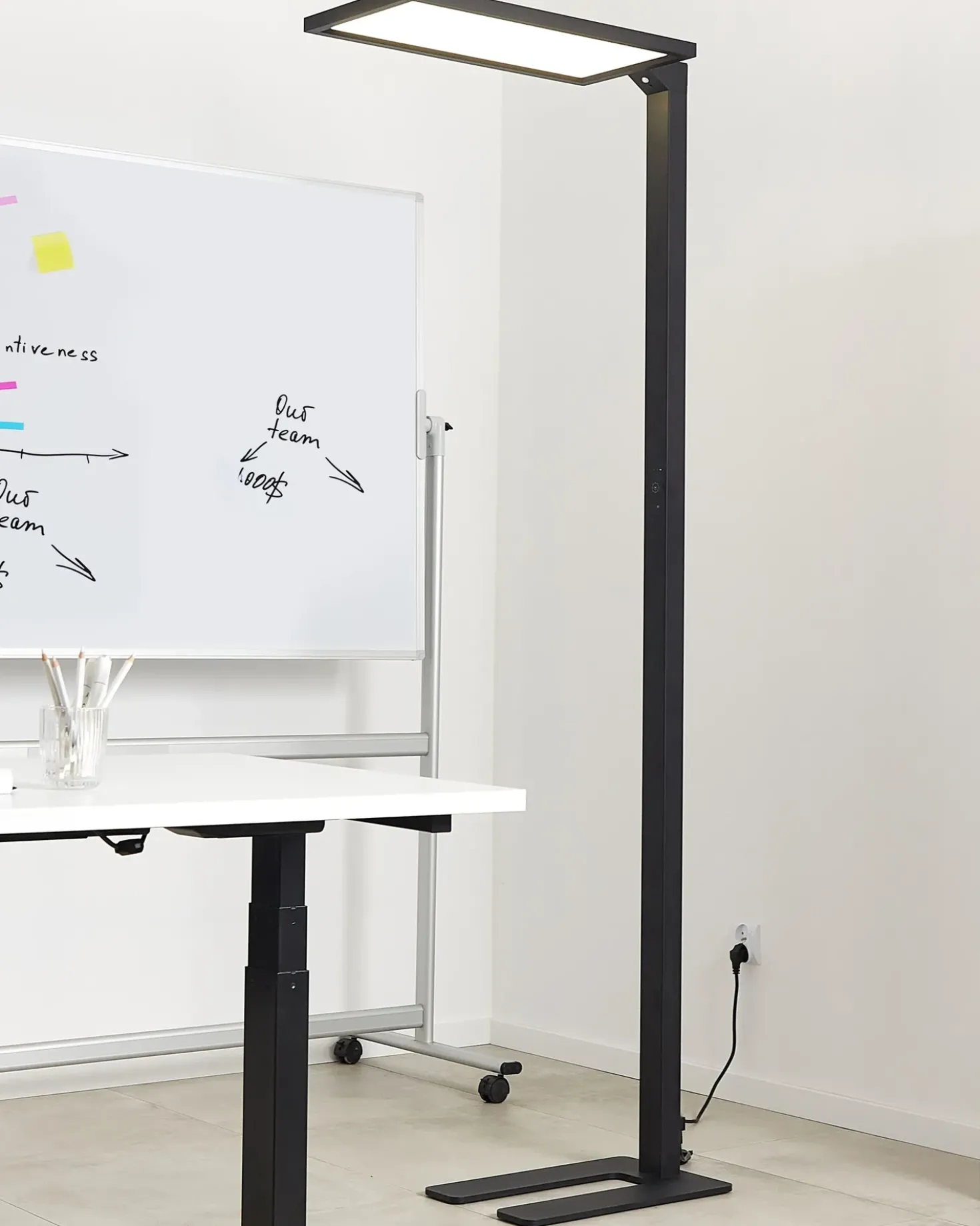 Lampada da terra a LED ORION con sensore di movimento Metallo Nero