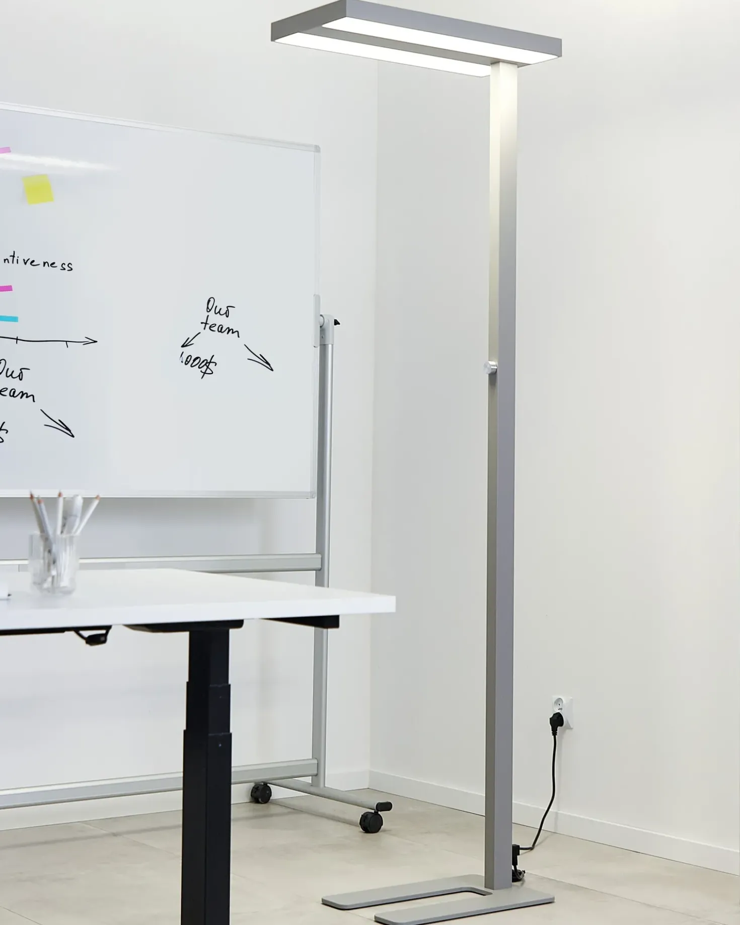 Lampada da terra a LED TAURUS con dimmer Metallo Argento