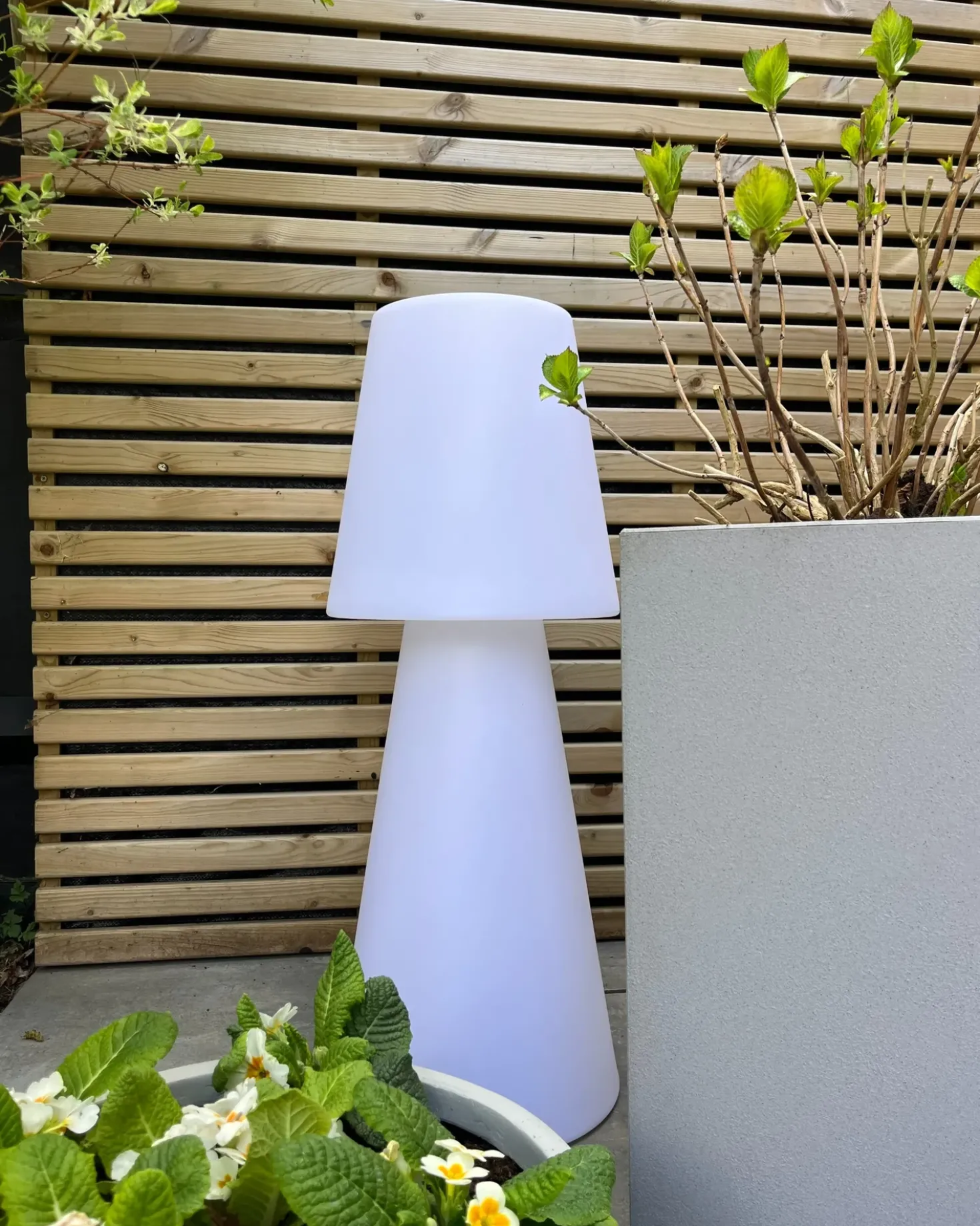 Lampada da terra LED per esterni SABANAS con telecomando Bianco