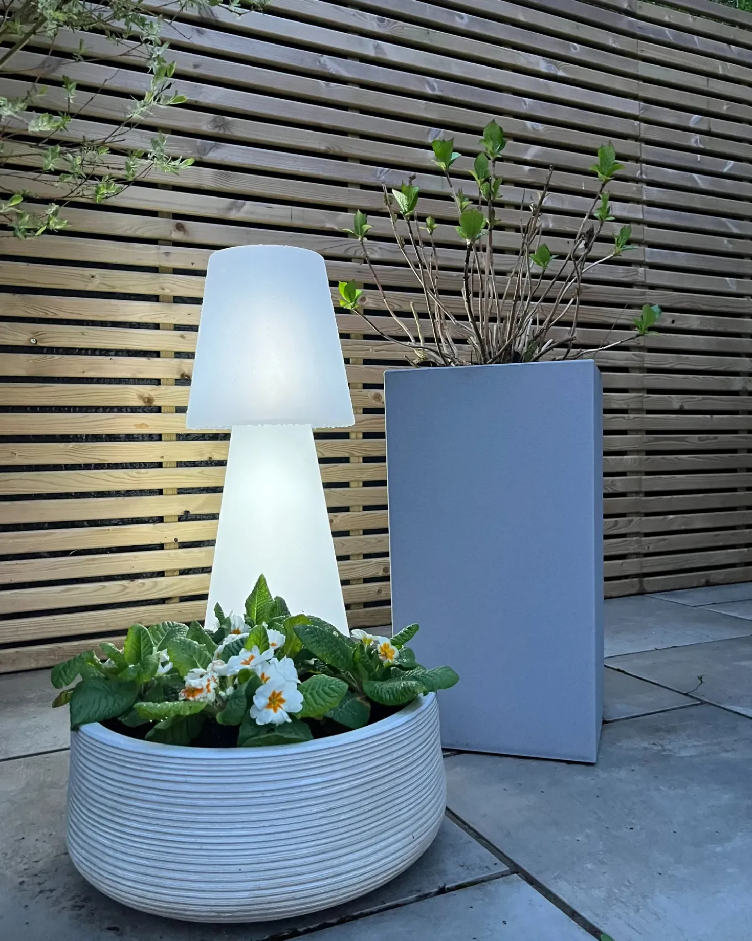 Lampada da terra LED per esterni SABANAS con telecomando Bianco