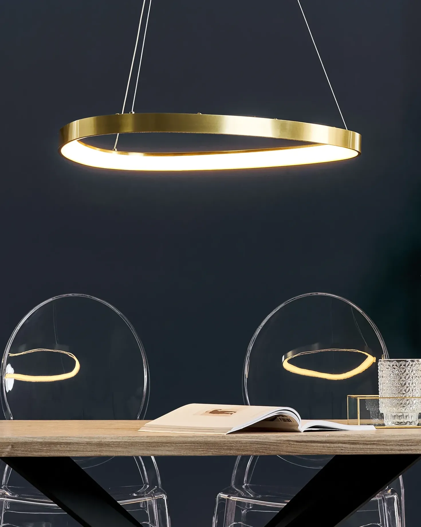 Lampadario a LED KRABURI Metallo Oro