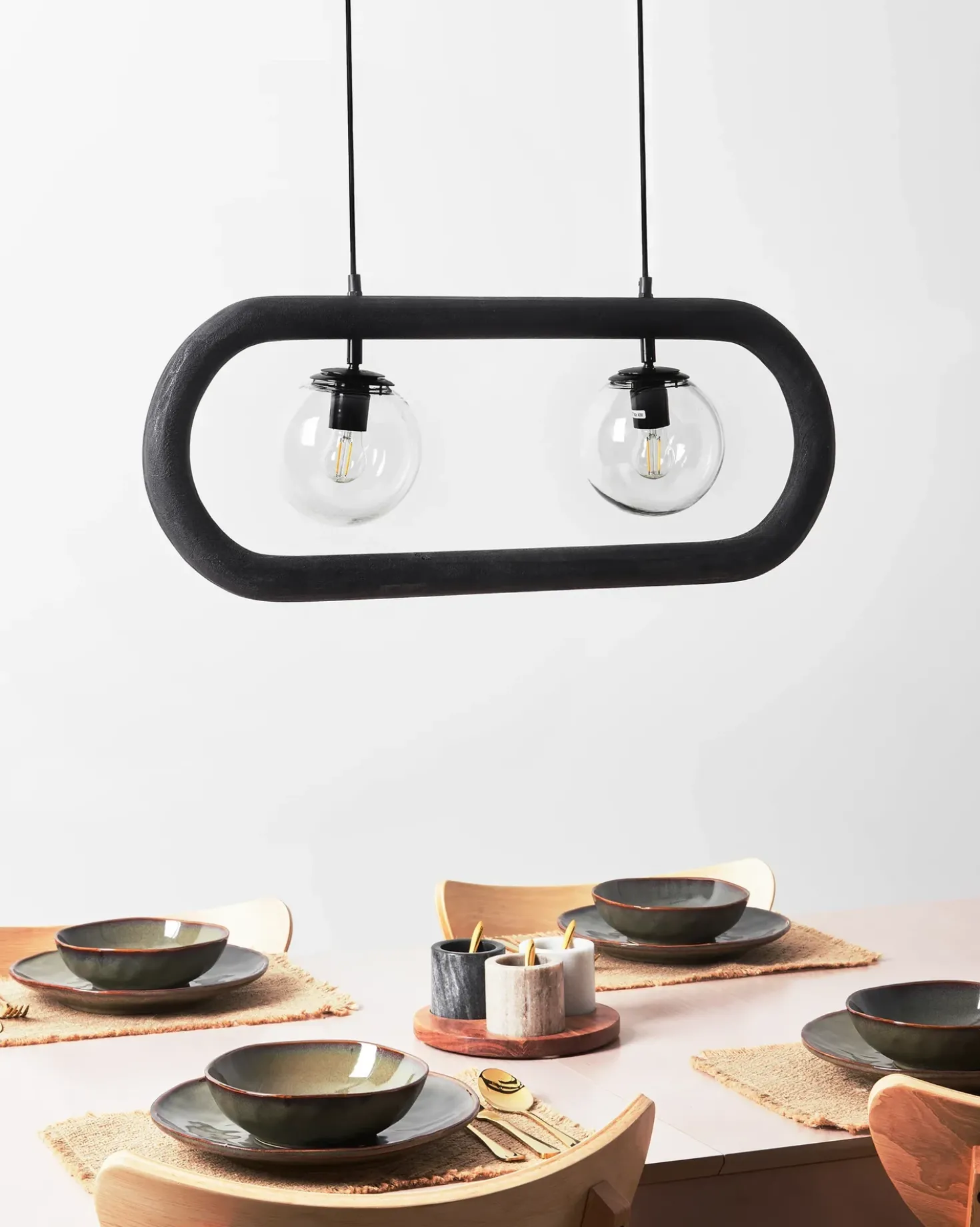 Lampadario AYENSU Legno di mango Nero