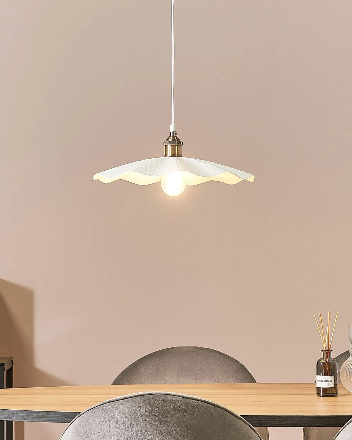 Lampadario PHILS Metallo Bianco