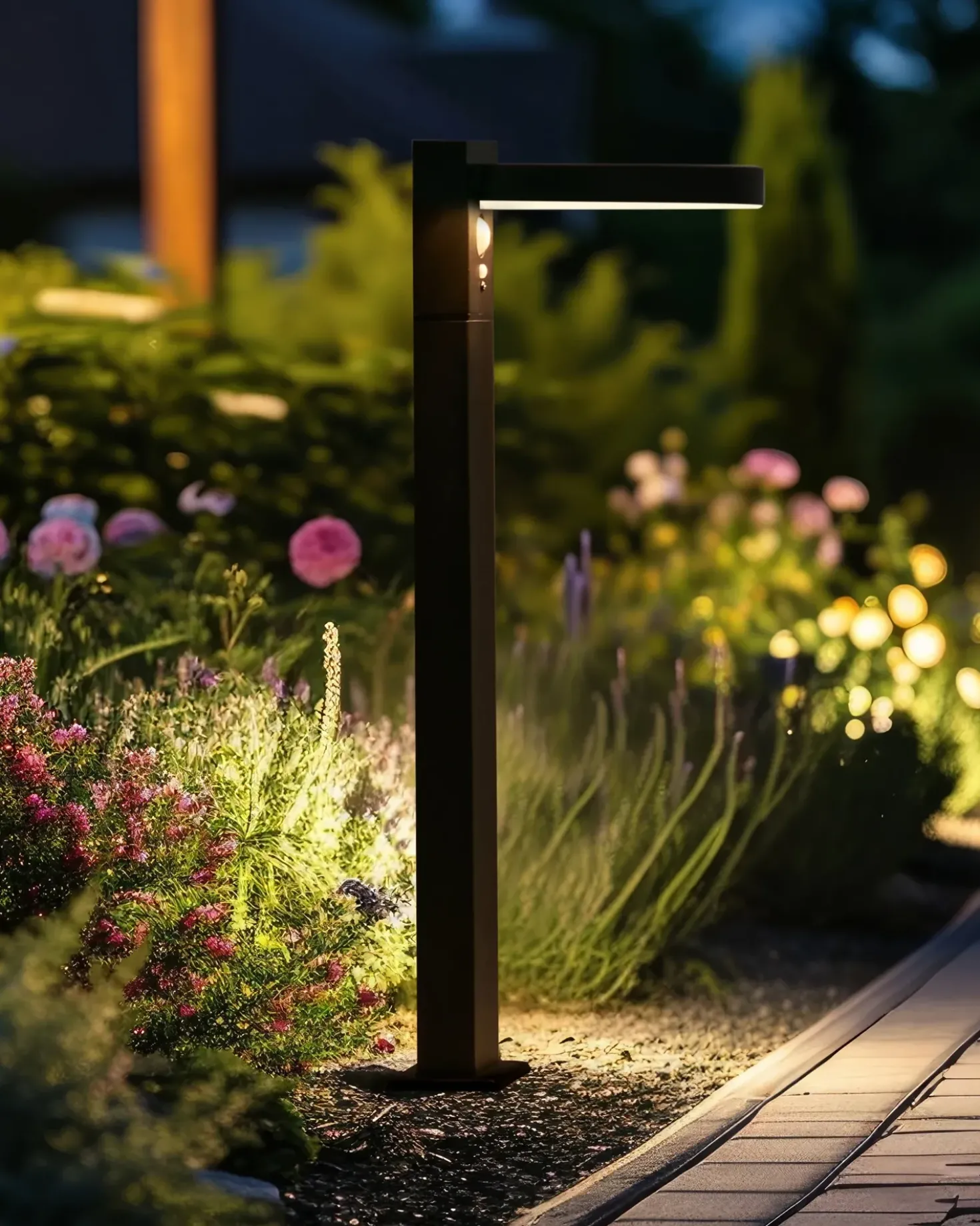 Lampione solare da giardino a LED PARKERS con sensore di movimento Nero
