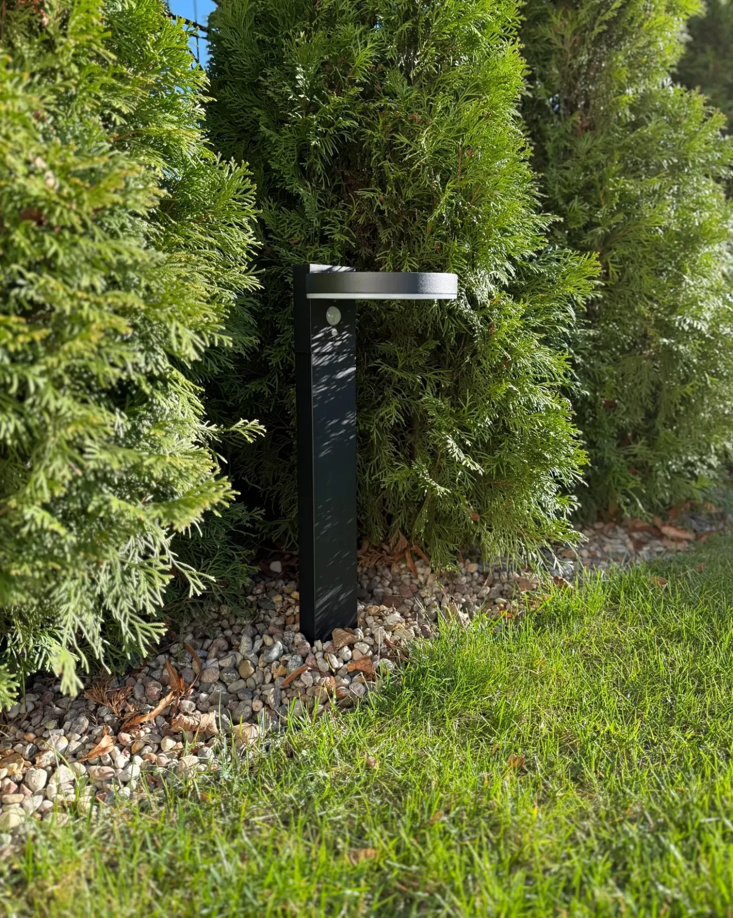 Lampione solare da giardino a LED PARKERS con sensore di movimento Nero