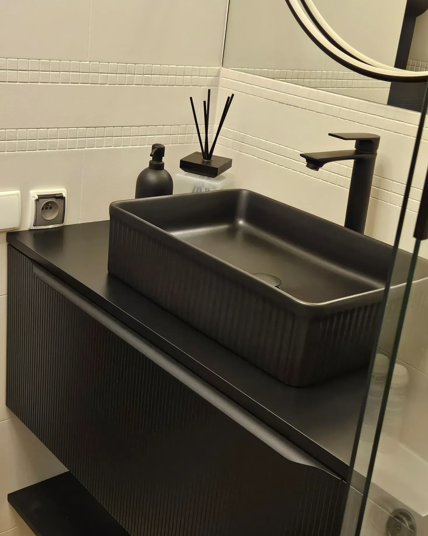 Lavabo da appoggio GELDO 50 x 34 cm Ceramica Nero