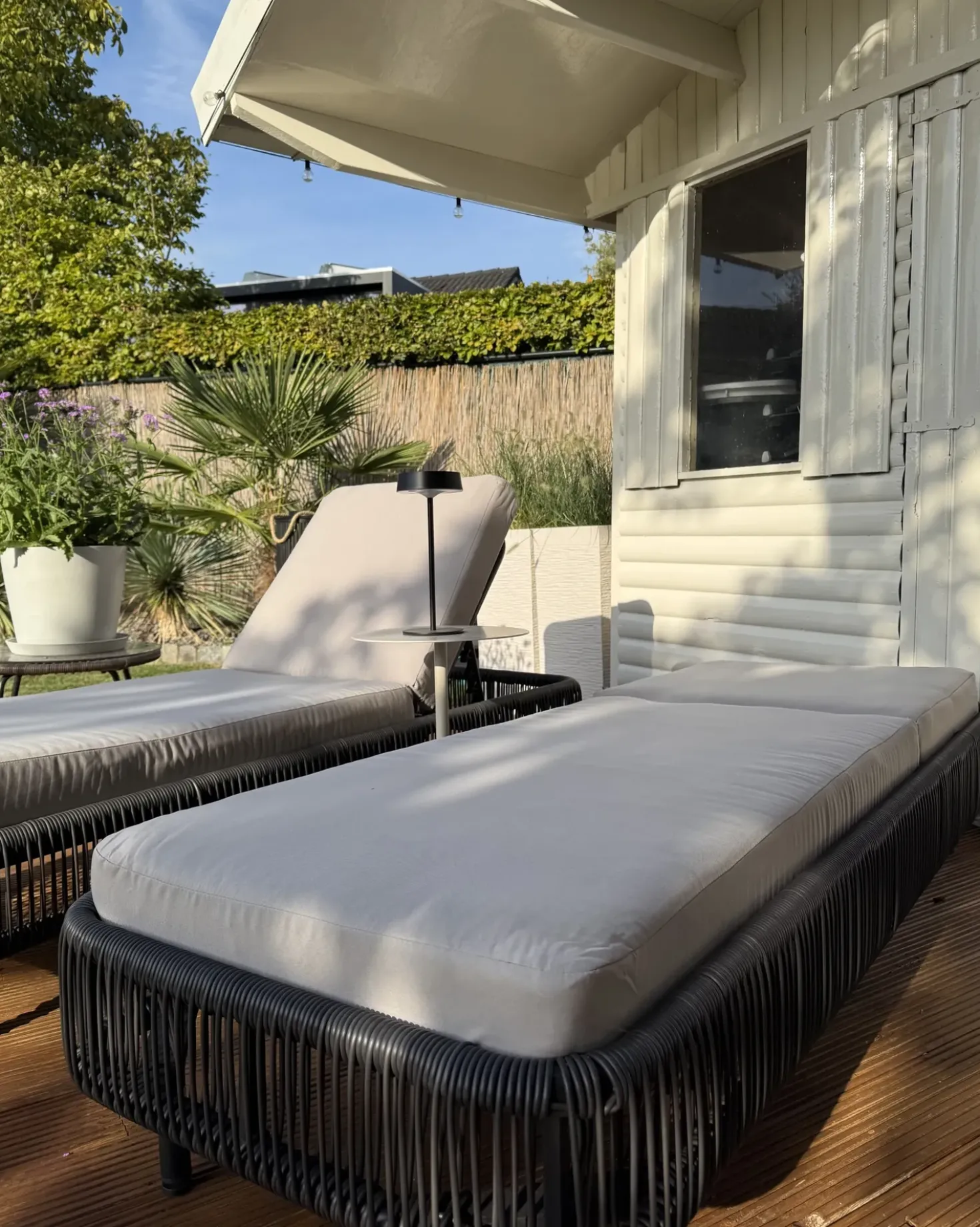Lettino Prendisole con Cuscino OSINI Rattan sintetico (PE) Grigio