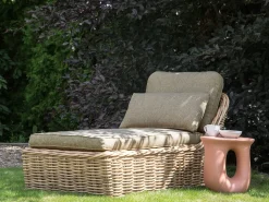 Lettino Prendisole con Cuscino BELSITO Rattan Naturale