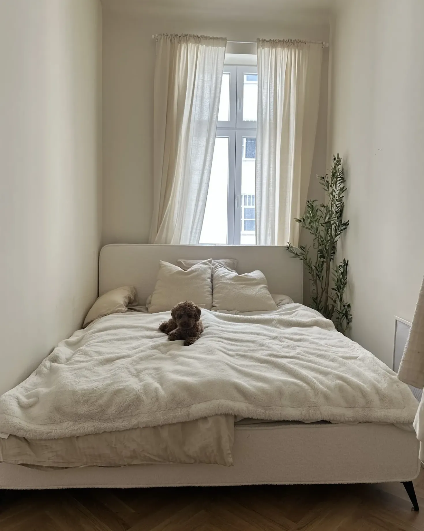Letto Bouclé VALOGNES 180 x 200 cm Bianco sporco