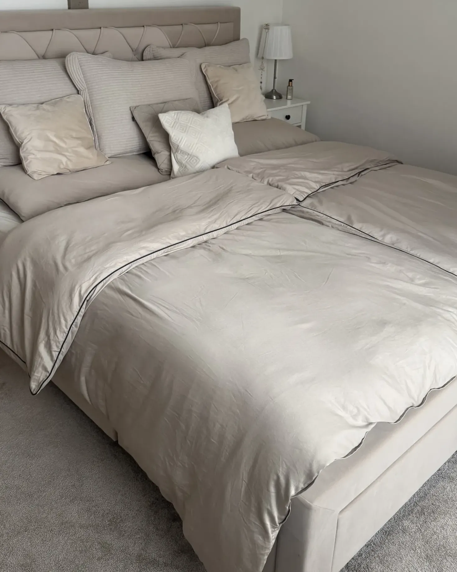 Letto con cassetti contenitori Velluto LIEVIN 180 x 200 cm Beige