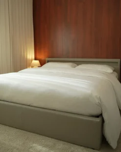 Letto ottomana con LED Tessuto ARMELLE 180 x 200 cm Beige