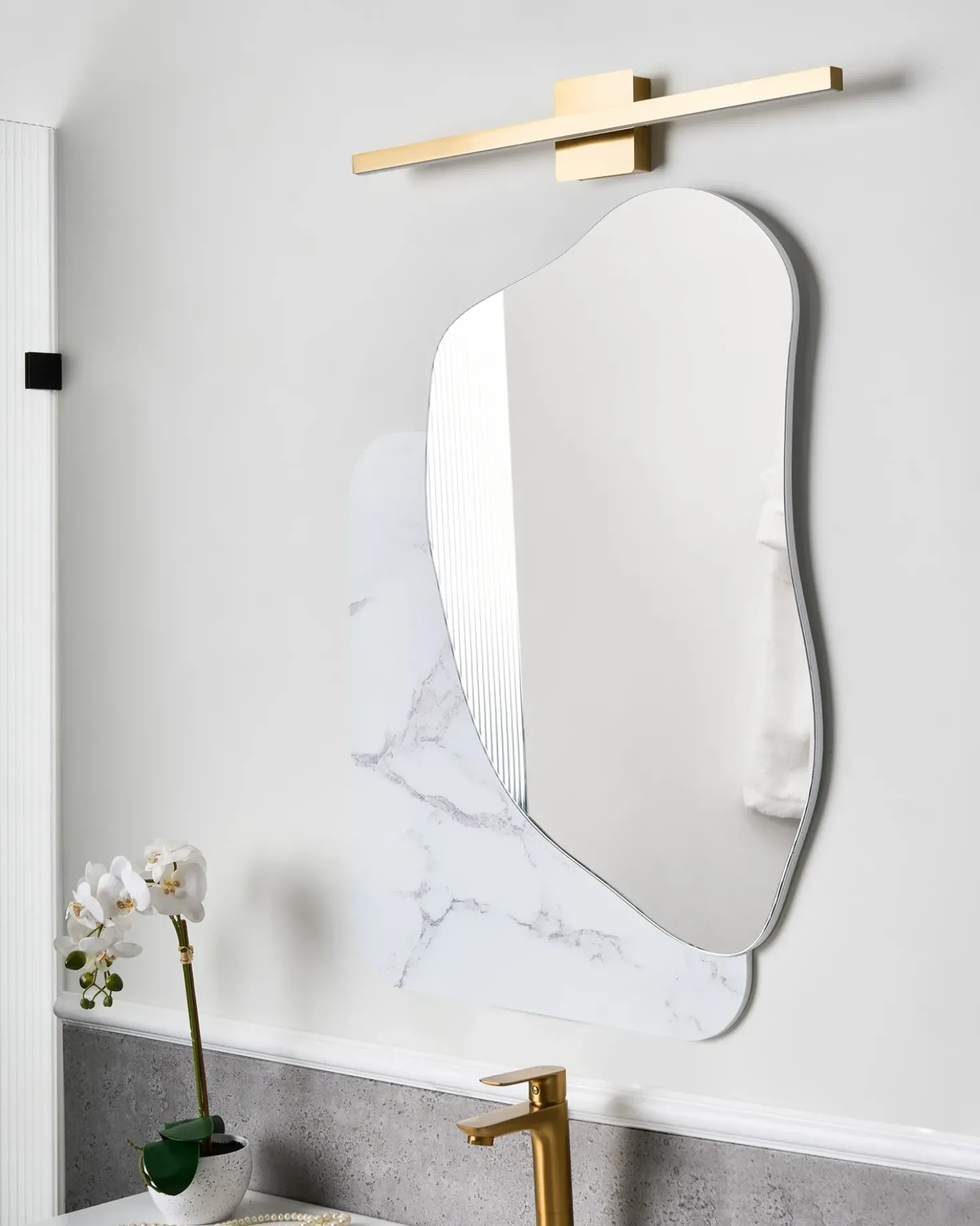 Luce LED per quadri e specchi MARIZ Metallo Oro