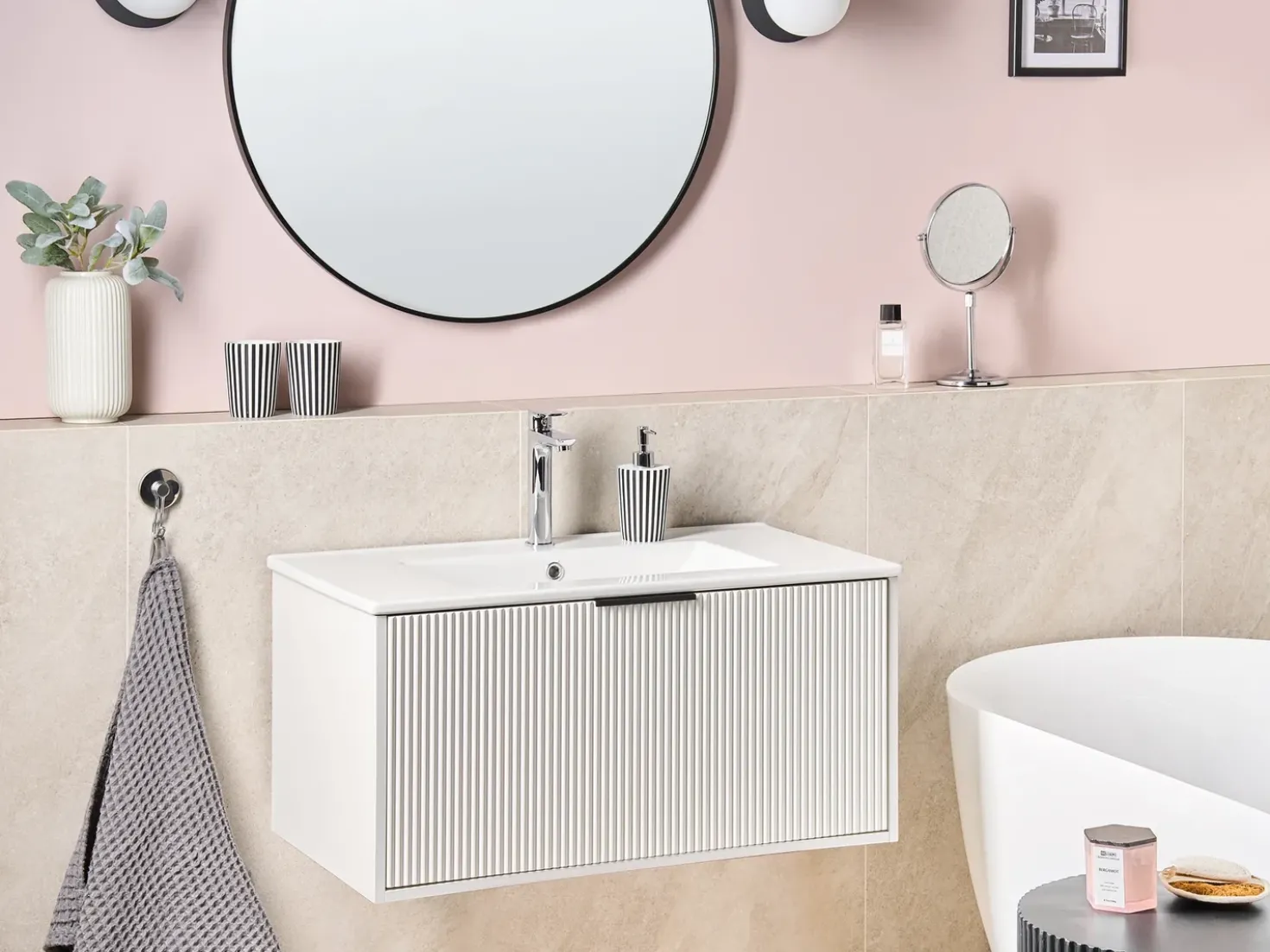 Mobile lavabo a parete con lavabo con impugnatura nera TILCARA Bianco