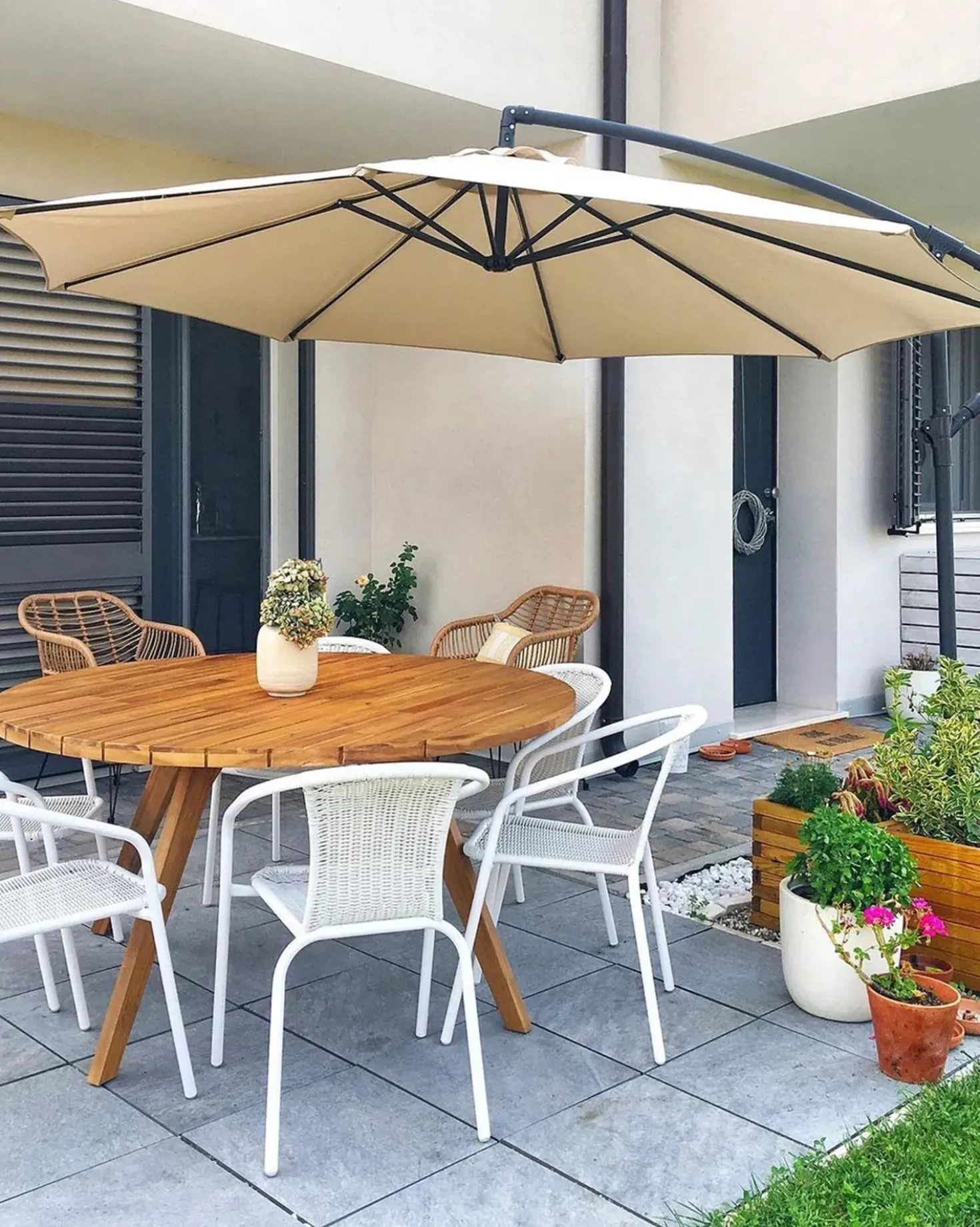 Ombrellone a sbalzo 300 cm RAVENNA Beige chiaro