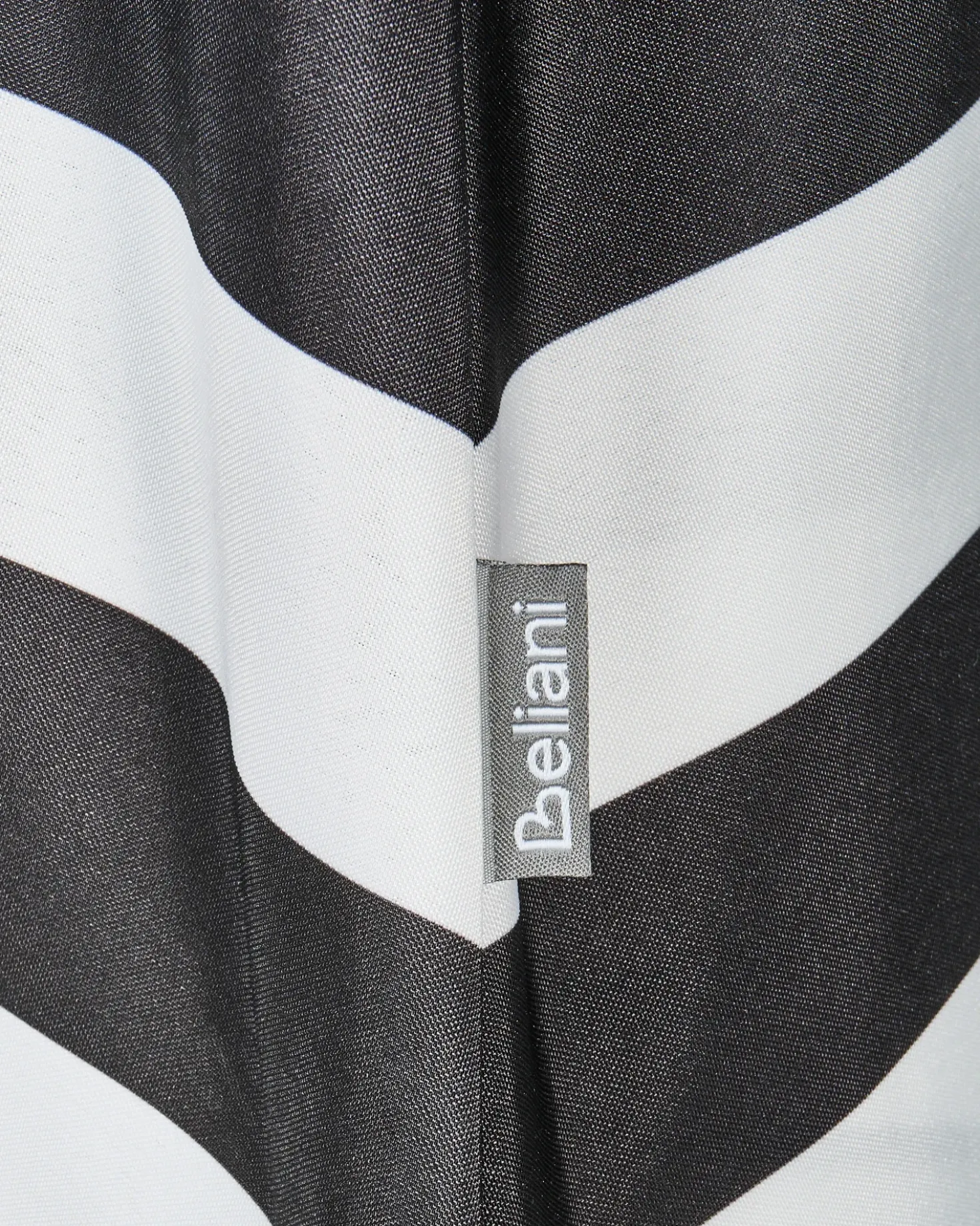 Ombrellone da esterno 260 cm FERENTILLO Nero/Bianco