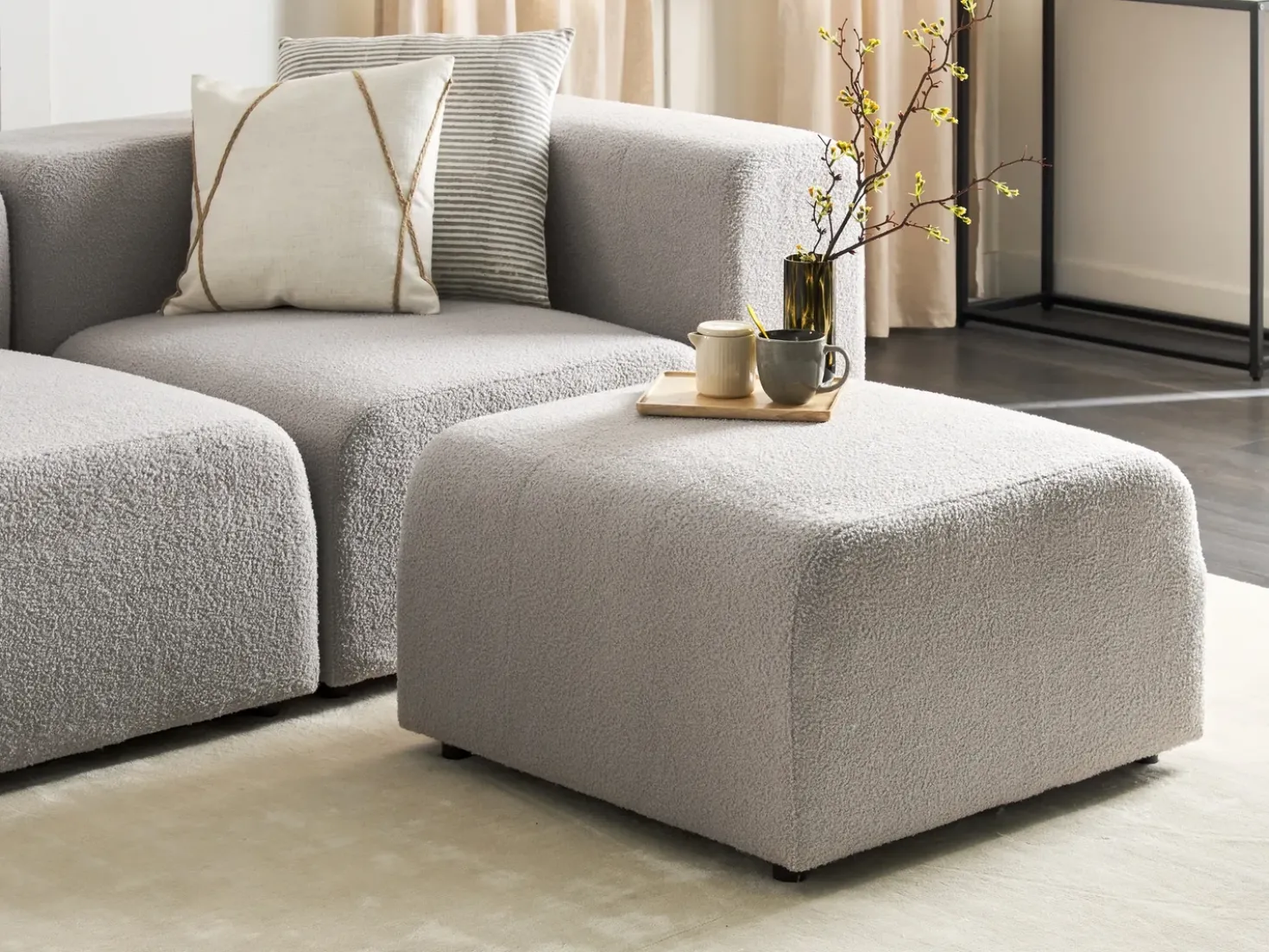 Ottomana FALSTERBO Bouclé Grigio chiaro